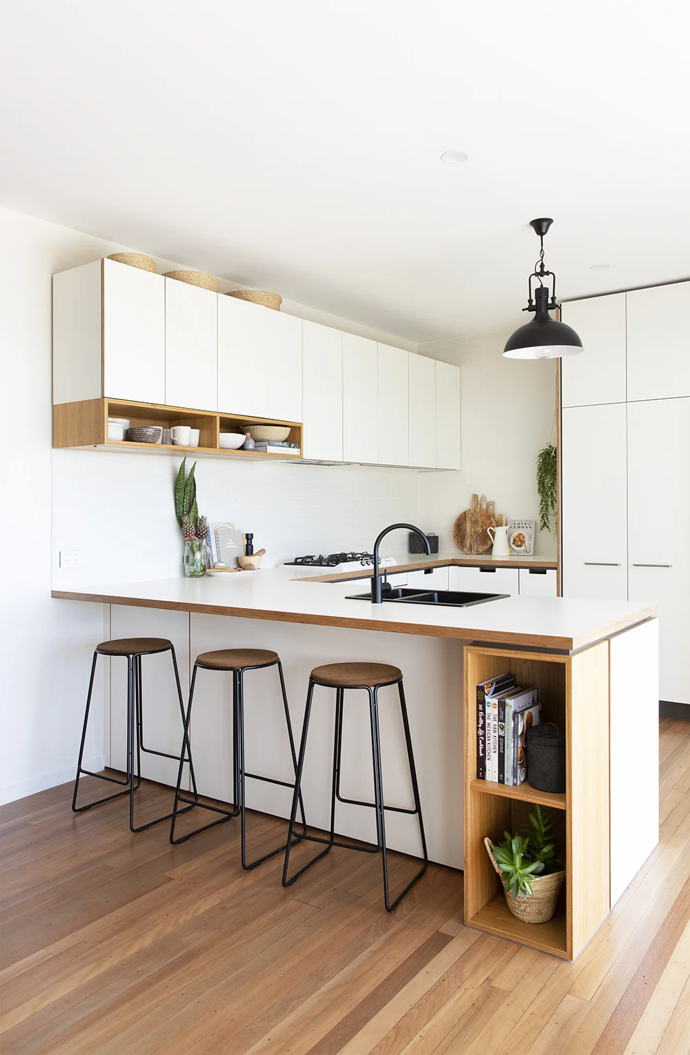 Coastal K3 Jessi Eve’s Vintage Beach House — Cantilever Interiors