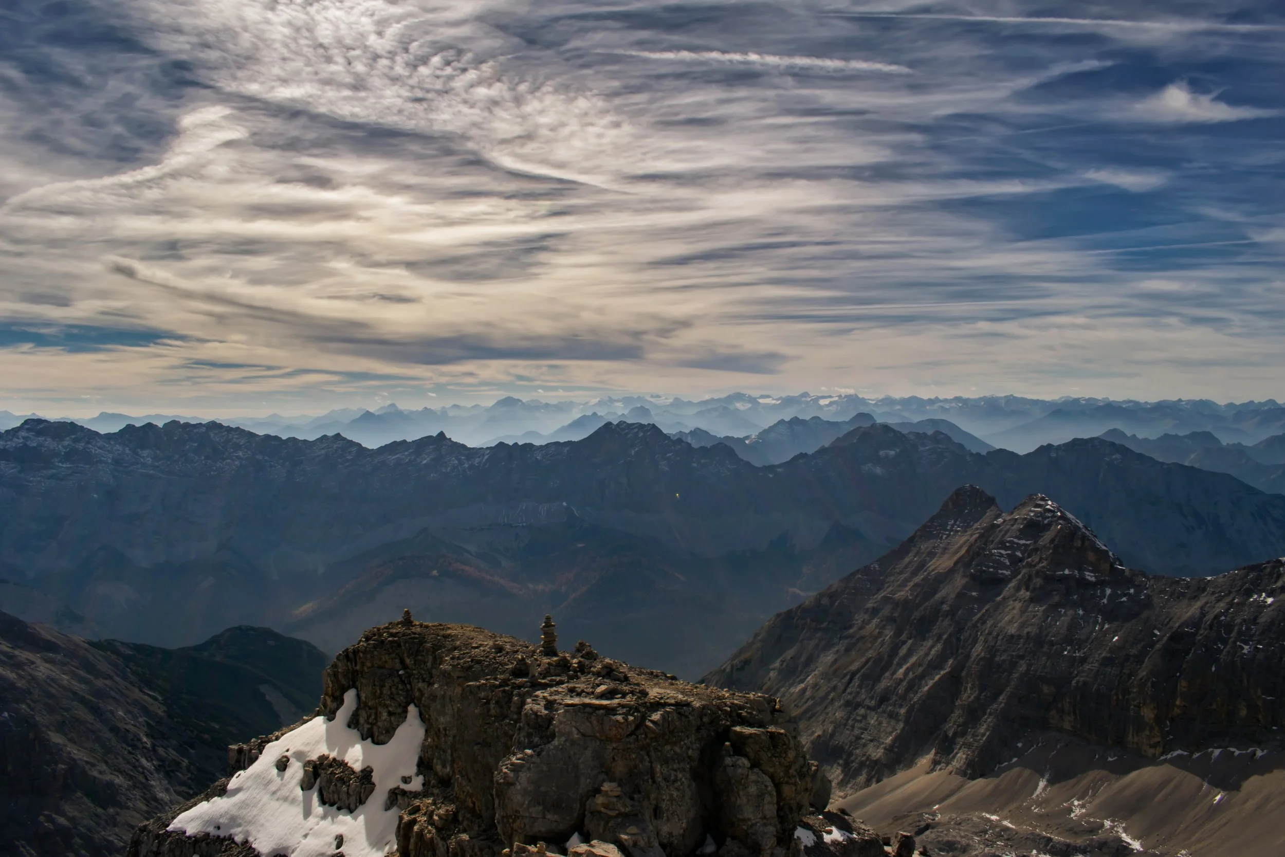 alps-2972703 mountainscape.jpg