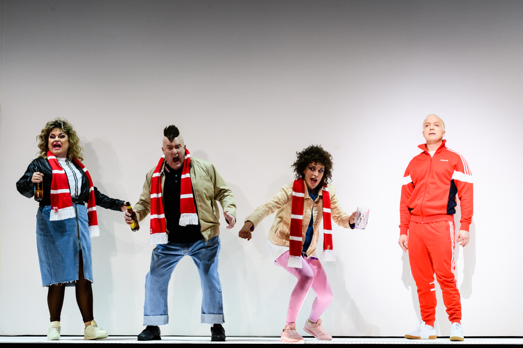 Susan Bullock, Andrew Shore, Allison Cook and Alex Otterburn in Mark-Anthony Turnage's Greek . an Opera Ventures and Scottish Opera co-production (2017) Credit: Jane Hobson