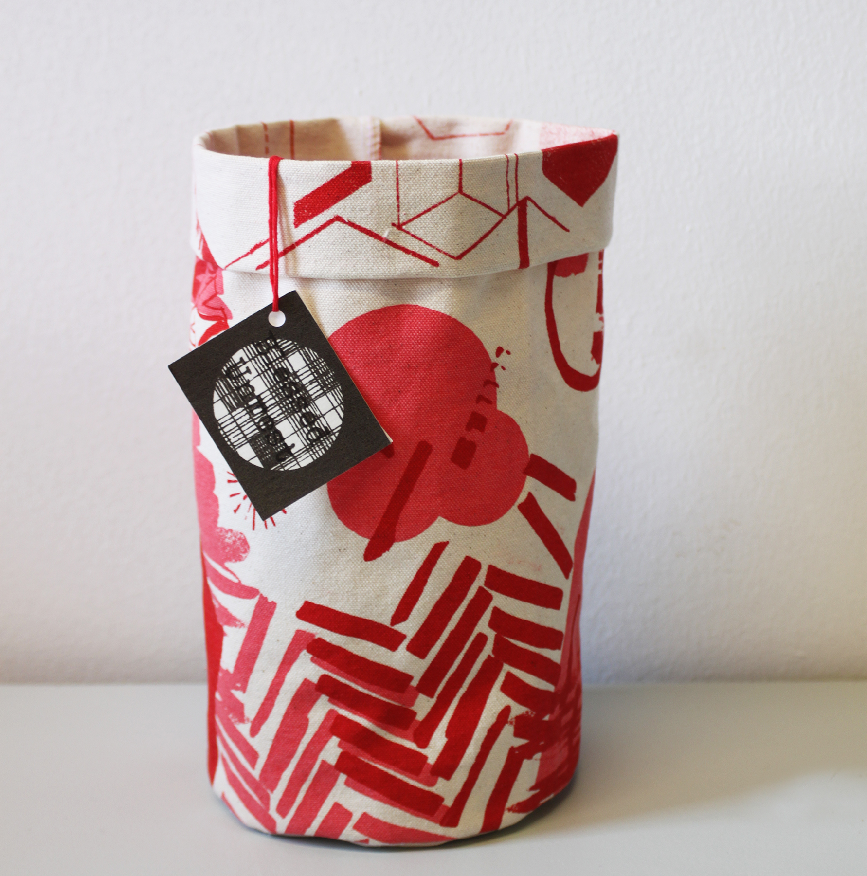 redpot1 300dpi.jpg