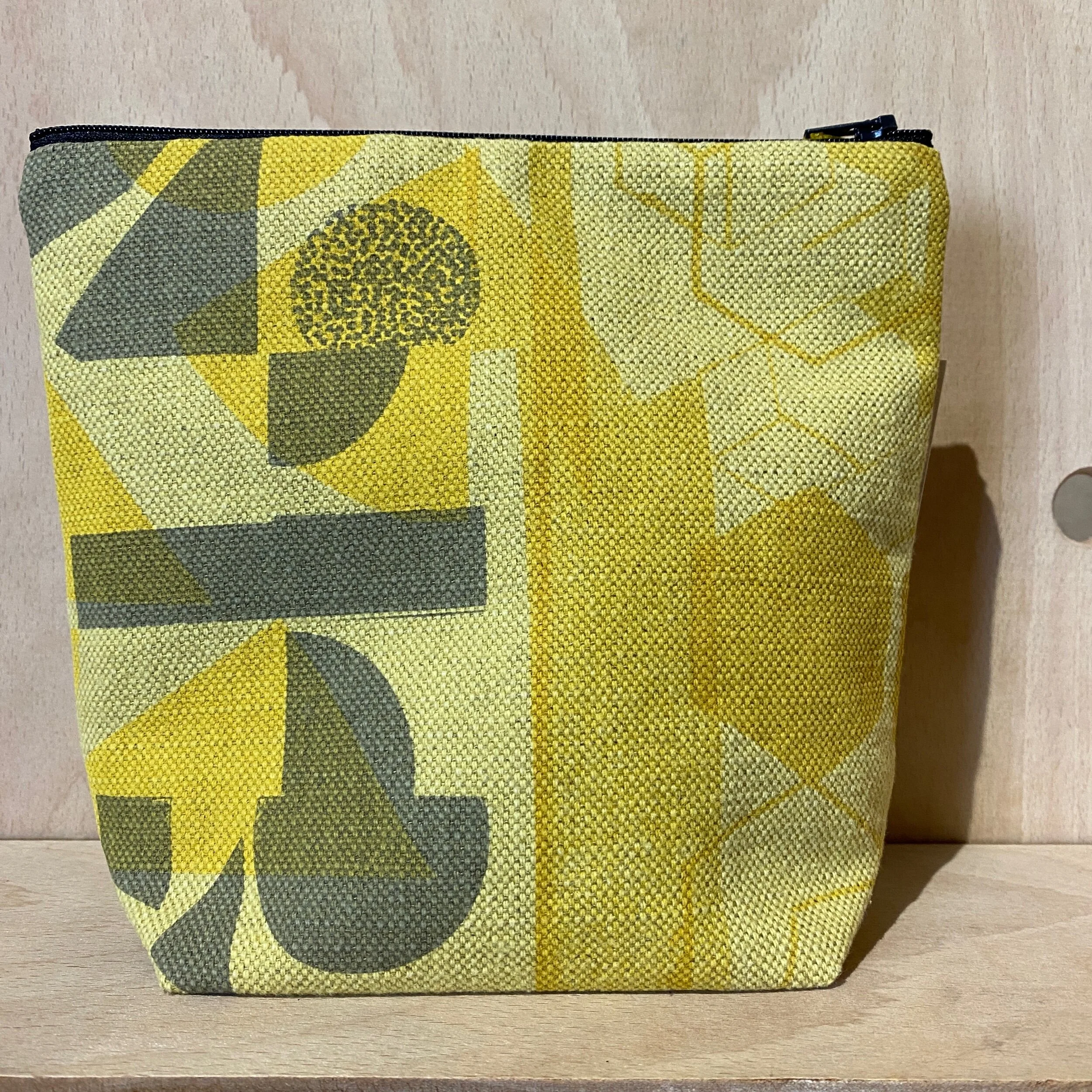 6988043E-23CF-4693-8C43-C4A11A7FF60F