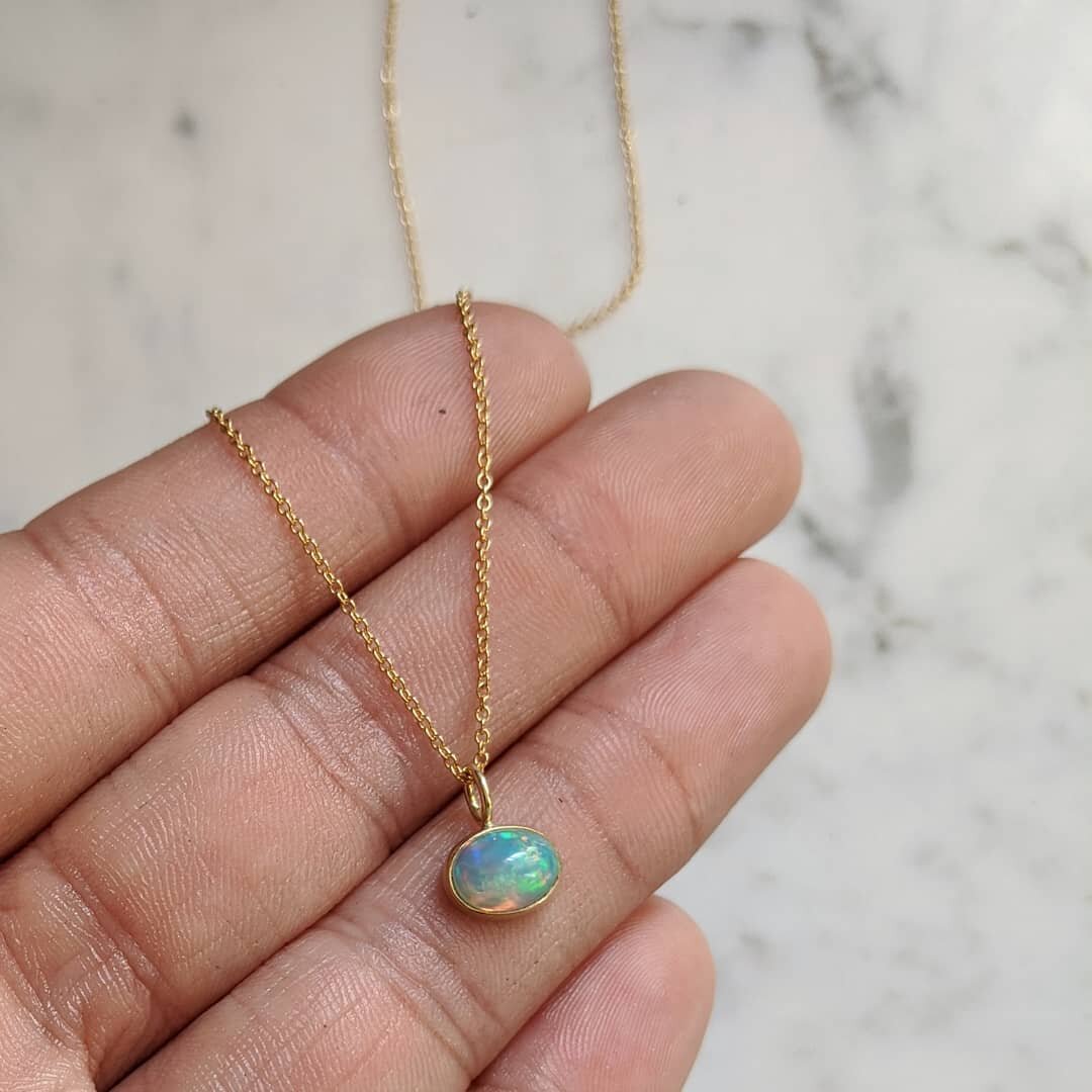 October's birthstone is opal and this beauty is up for grabs! Beautiful fiery opal set in 18k gold and silver with your choice of gold, gold filled, or silver chain. Message me for price!✨
.
.
.
#opal #opalnecklace #opaljewelry #octoberbirthstone #oc