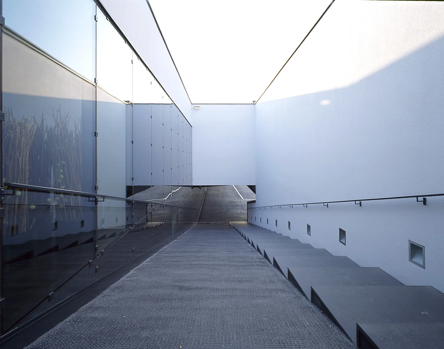 A01 architects - Production Facility Schiebel_(c) Margherita Spiluttini__web03.jpg
