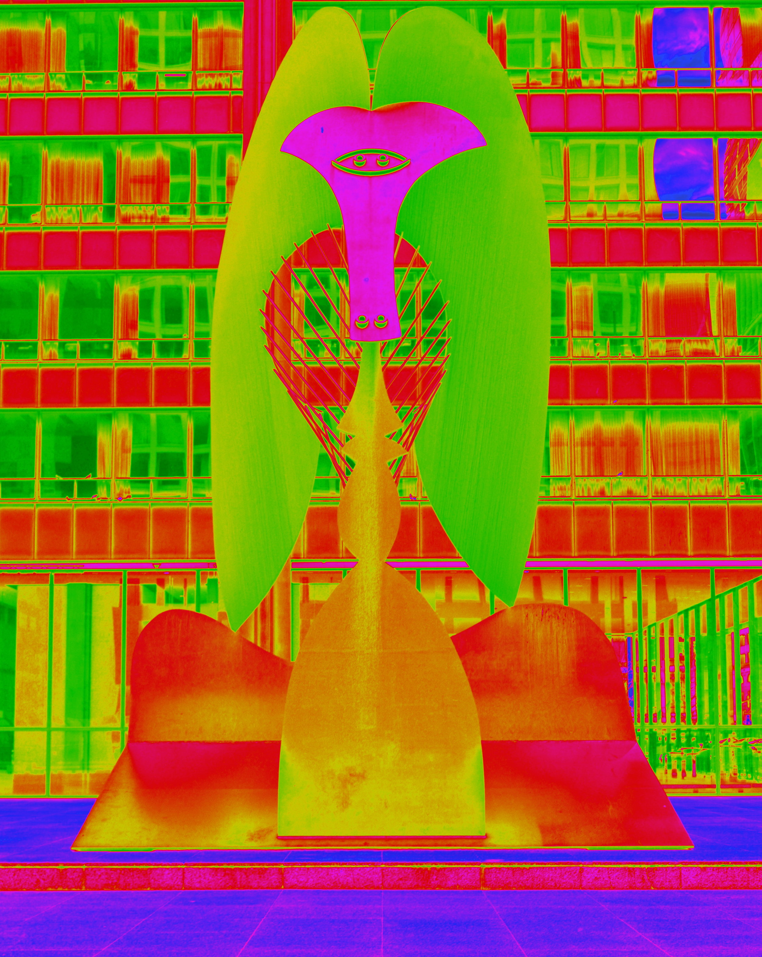 Picasso Statue in neon v1.JPG