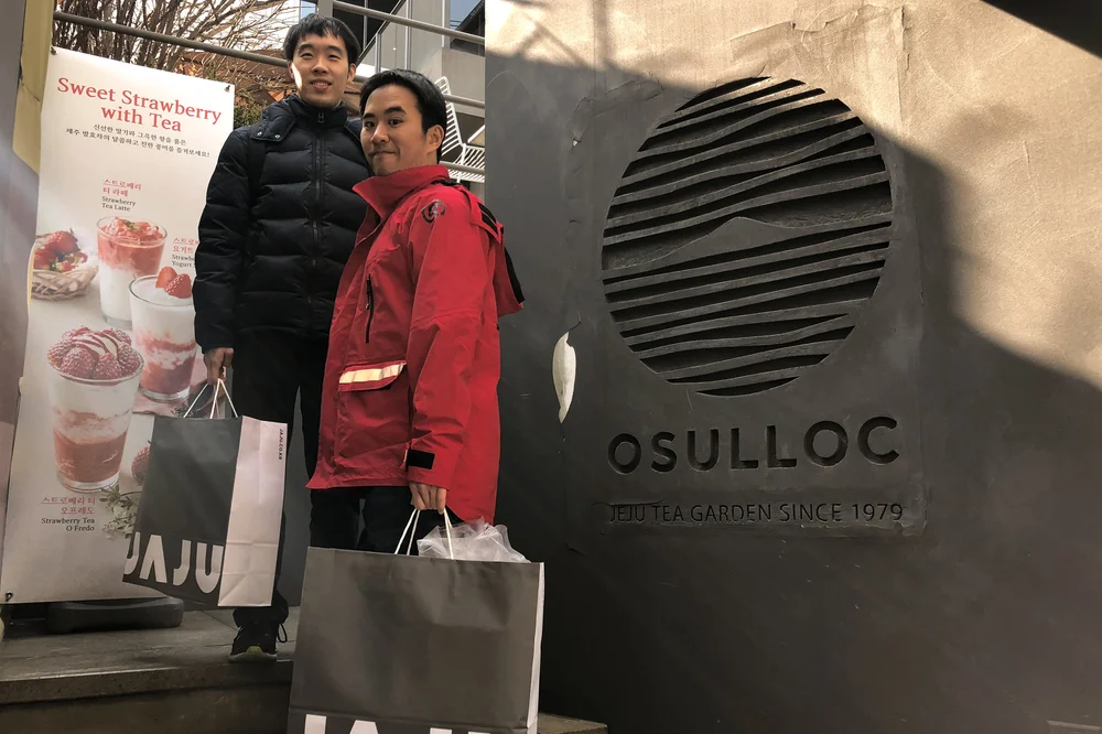  No trip to Korea is complete without a visit to  Osulloc . It just kind of felt like home. And of course, we had to stop by  Jaju  in Sinsa-dong first. 