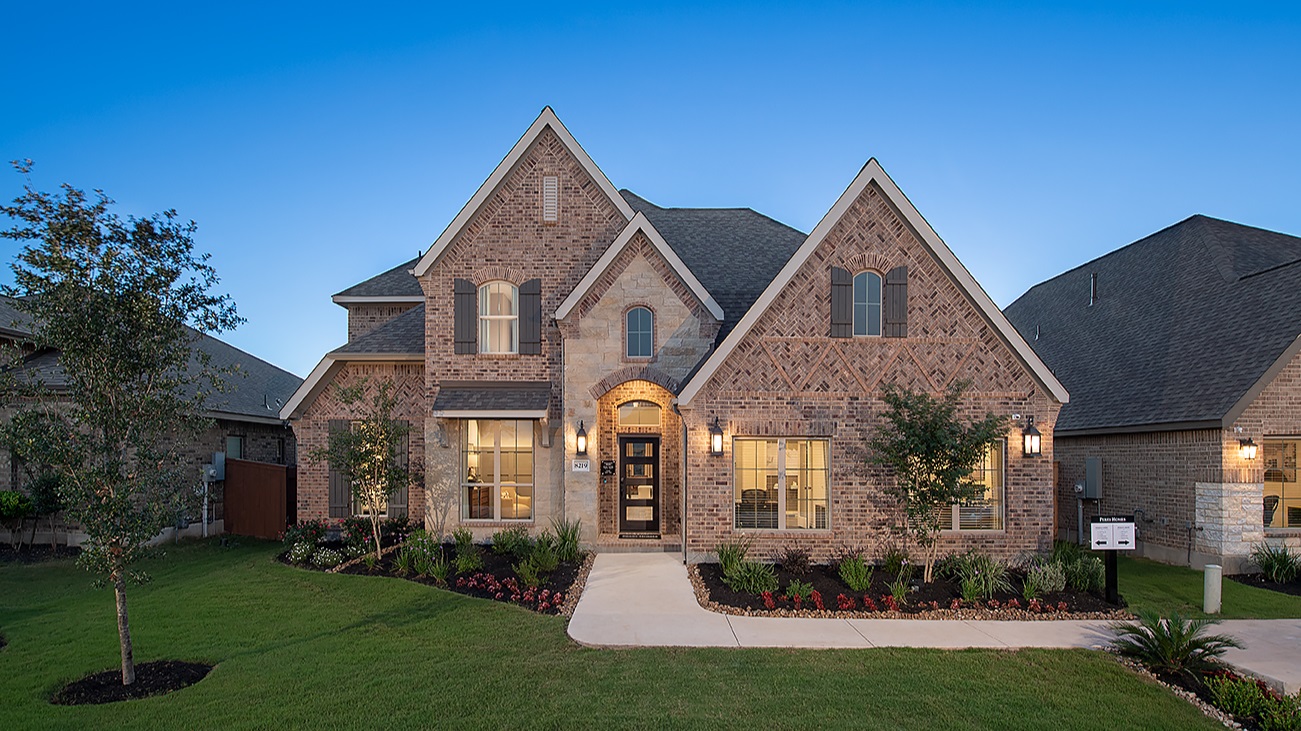 3399W_E50_KallisonRanch60_8219GauchoCt_Model_ExteriorDusk.jpg