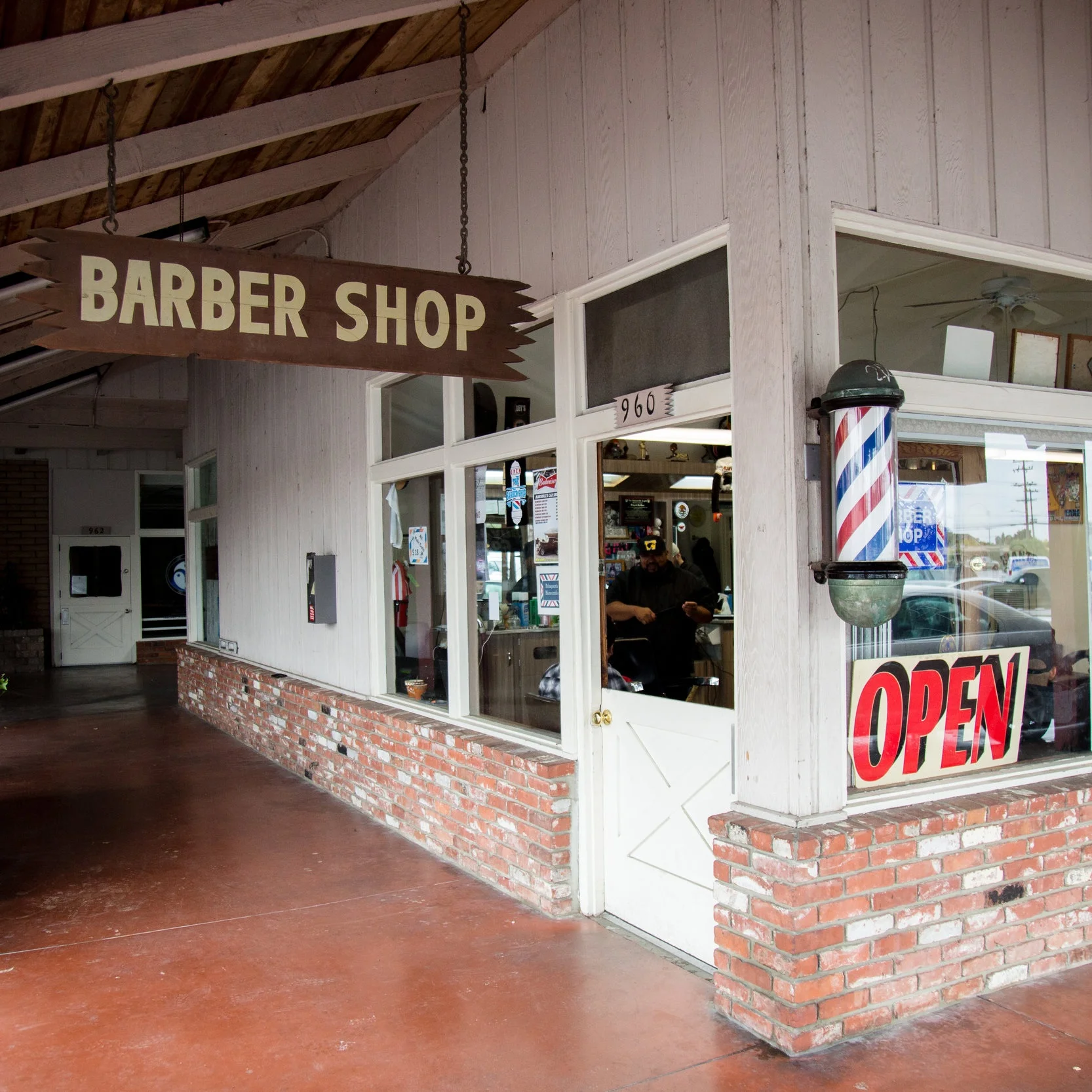 Bud's Barber Shop 960 E Lake Ave, Watsonville, CA 95076 P.(831) 763-0723