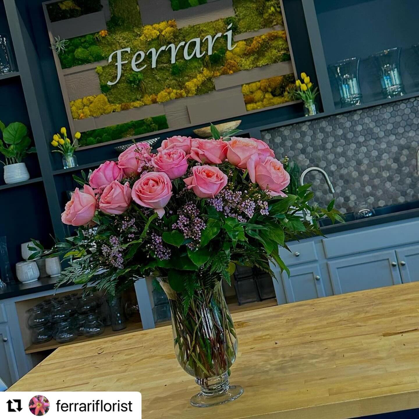 #Repost @ferrariflorist
・・・
We now carry premium garden roses &mdash;these fragrant beauties are long stem, large head roses that look and smell like peonies but last three times as long!
#flowersofinstagramlowerphotography #houseplantsofinstagram#ba