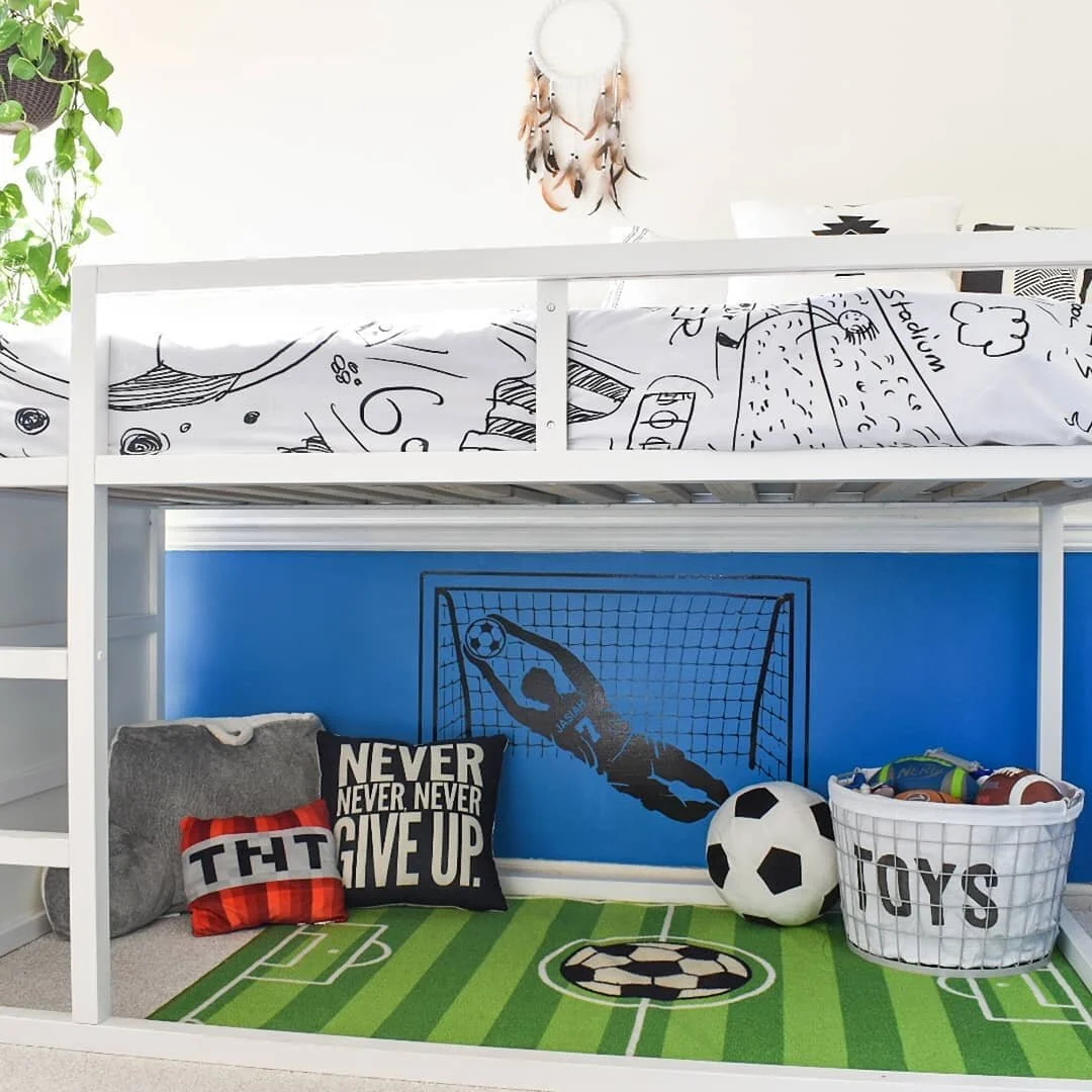 Project Update on this Transformation Tuesday// Am I the only one who feels like the day flew by today? How is the sun down already? Lol Sharing a project update of my sons room because it just dawned on me that I never shared the Before and After ➡️