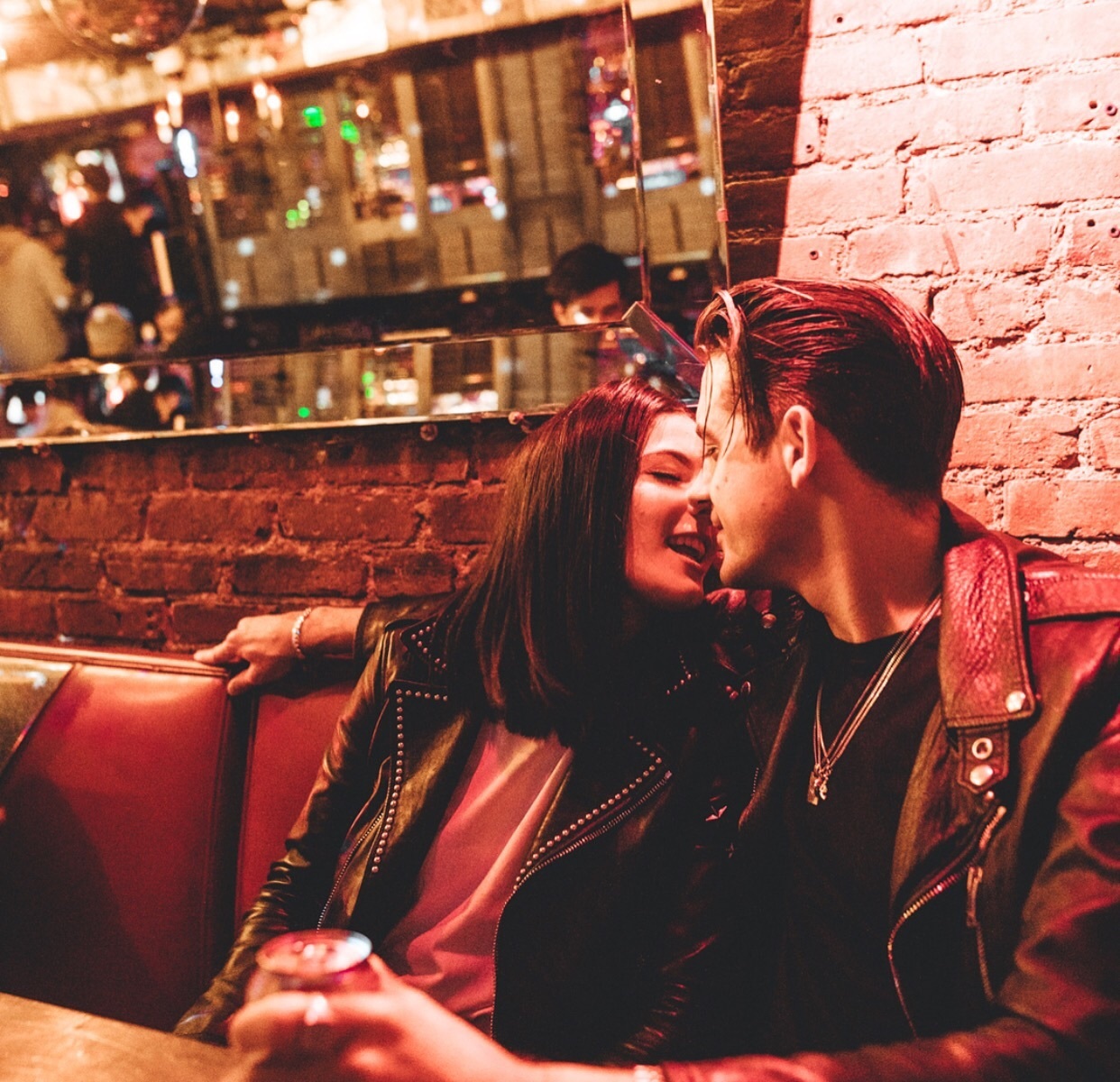 O que a vida separou, o Tinder une de novo | Do Amor #85