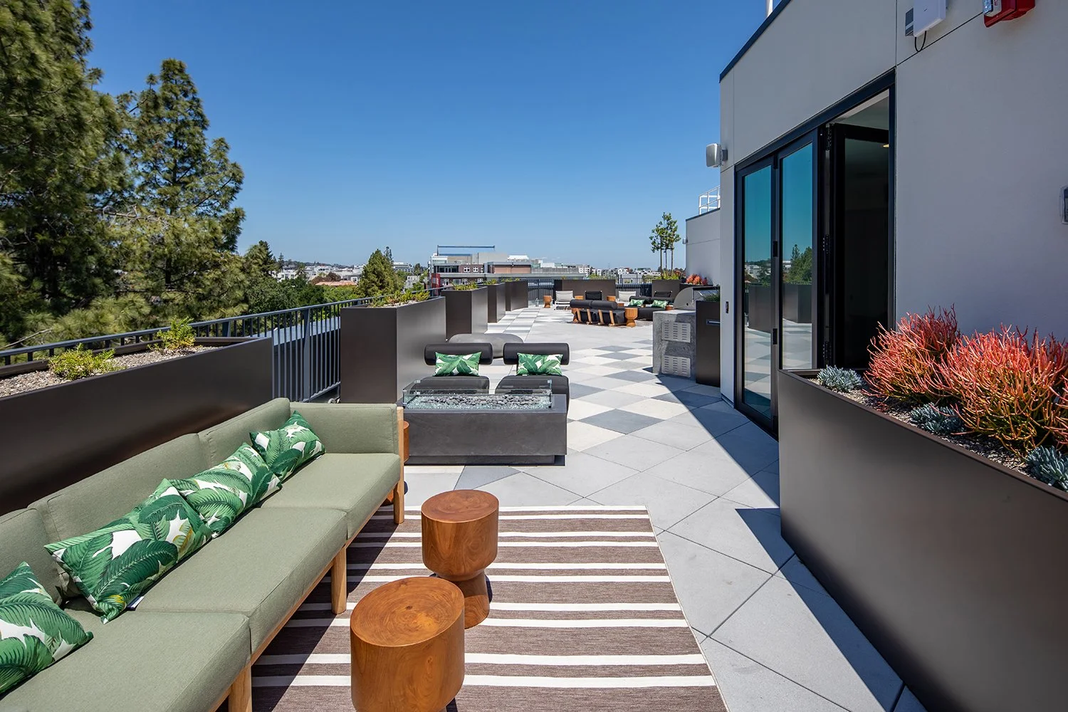1380 N California