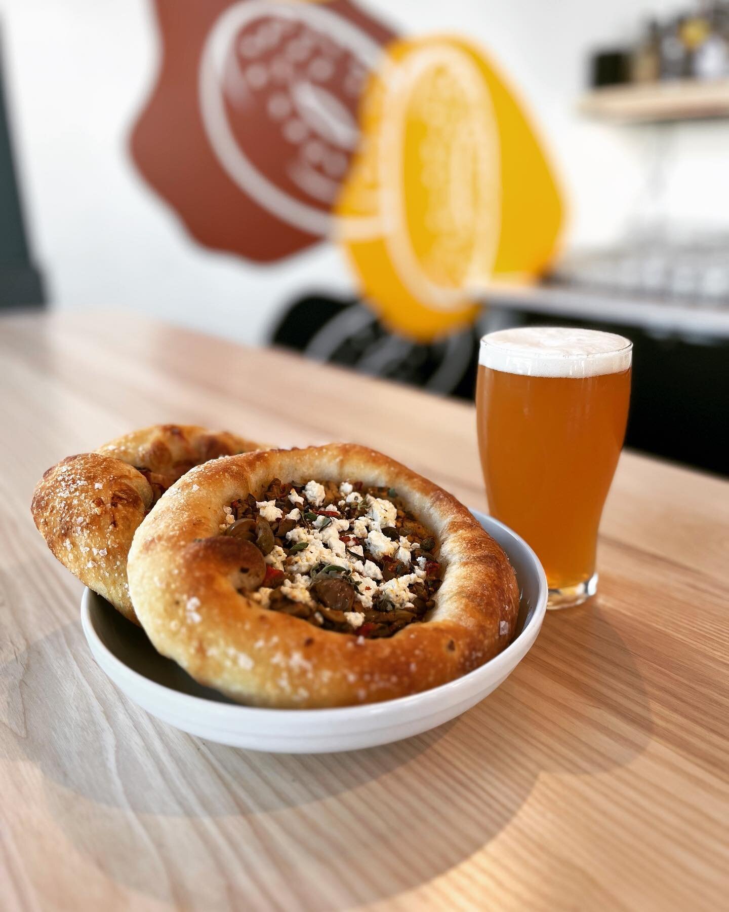 The moment we&rsquo;ve all been waiting for! Now serving Rubinstein&rsquo;s bialys for our Redmond afternoons and evenings. Stop by and enjoy with a Mediterranean-style salad or local craft beer from the tap. Yum!

#whatsfordinner #bialy #pnwfood #re