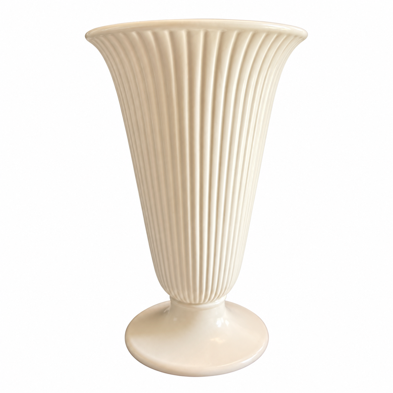 Ivory fluted ceramic pedestal vase.png