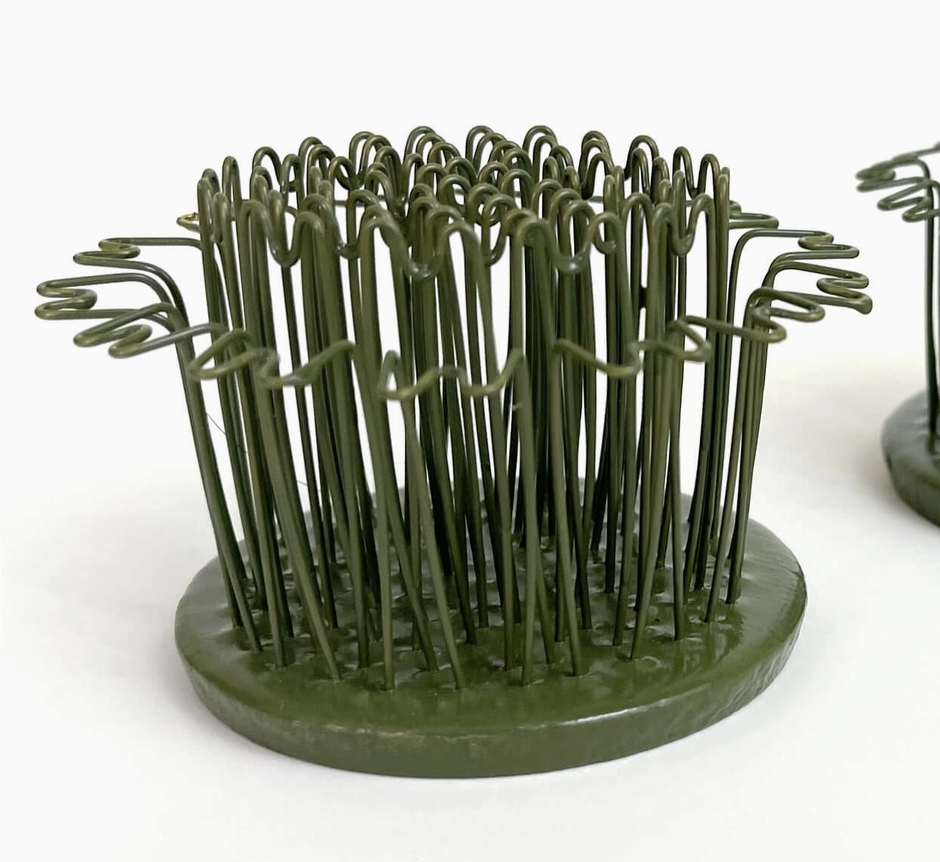 Floral Genius Round Hairpin Flower Frog-in multiple sizes