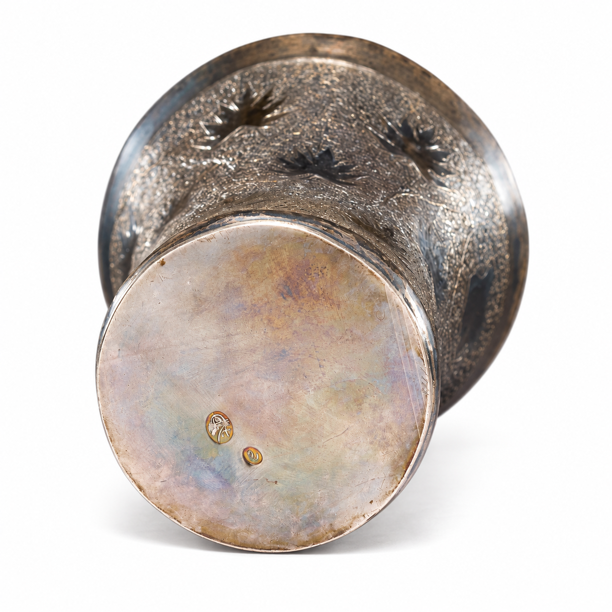Antique silver vessel on white-3.png
