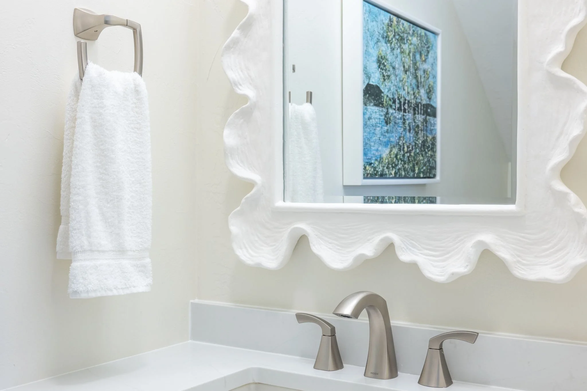 Mirror, mirror on the wall&hellip; even the powder room has it all ✨

🌲How to Book Your Stay
To rent A8 Evergreen Hill, call or email Julie's Park Cafe &amp; Motel.
📞 (920) 868-2999
📧 relax@juliesmotel.com

Vacation Rental | Fish Creek | Door Coun
