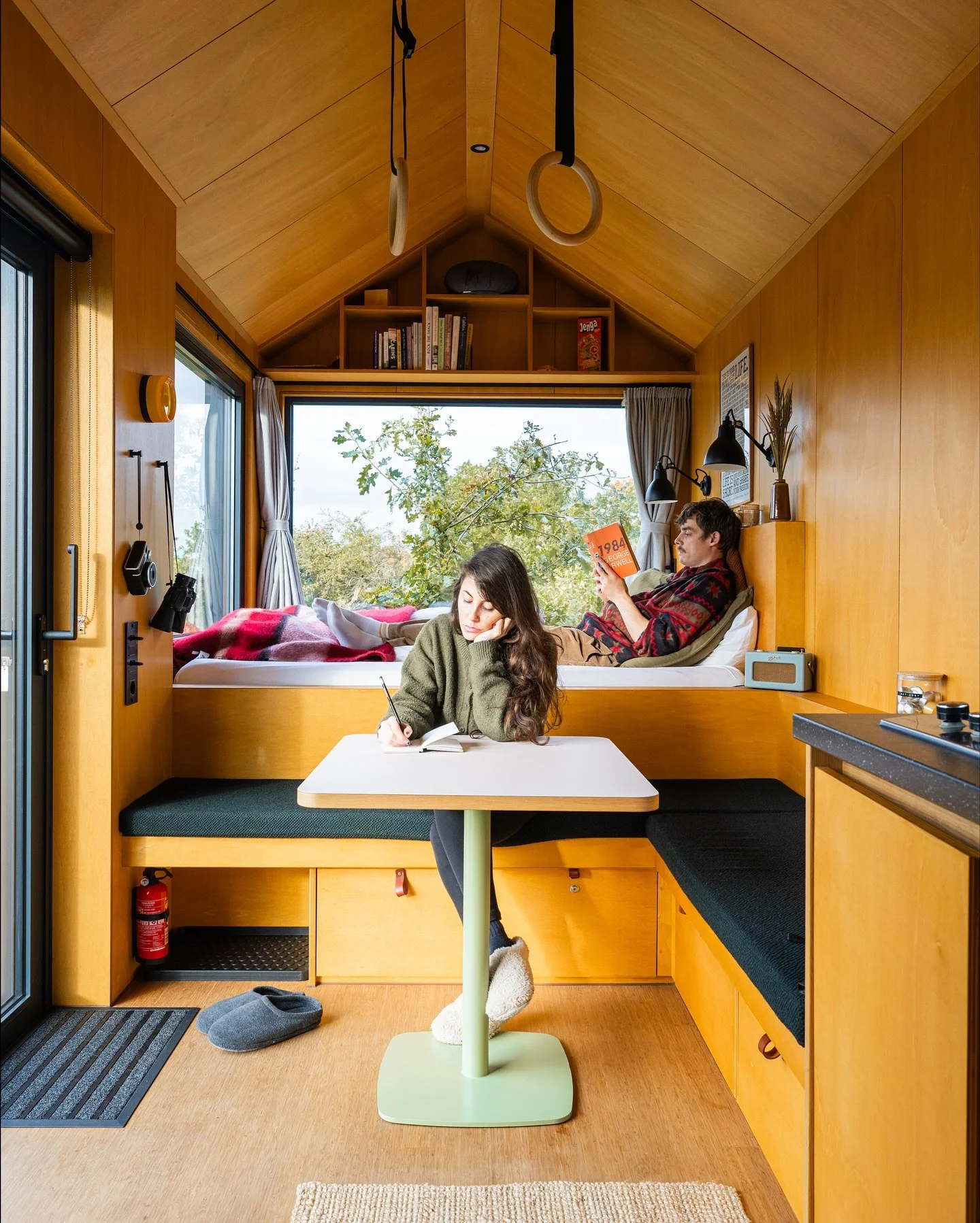 Once again, I had the chance to step both behind and in front of the camera, this time for a commissioned shoot with @offgrid.rest ☺️

Balancing both roles is definitely a time-consuming process, but having full creative control over the outcome make