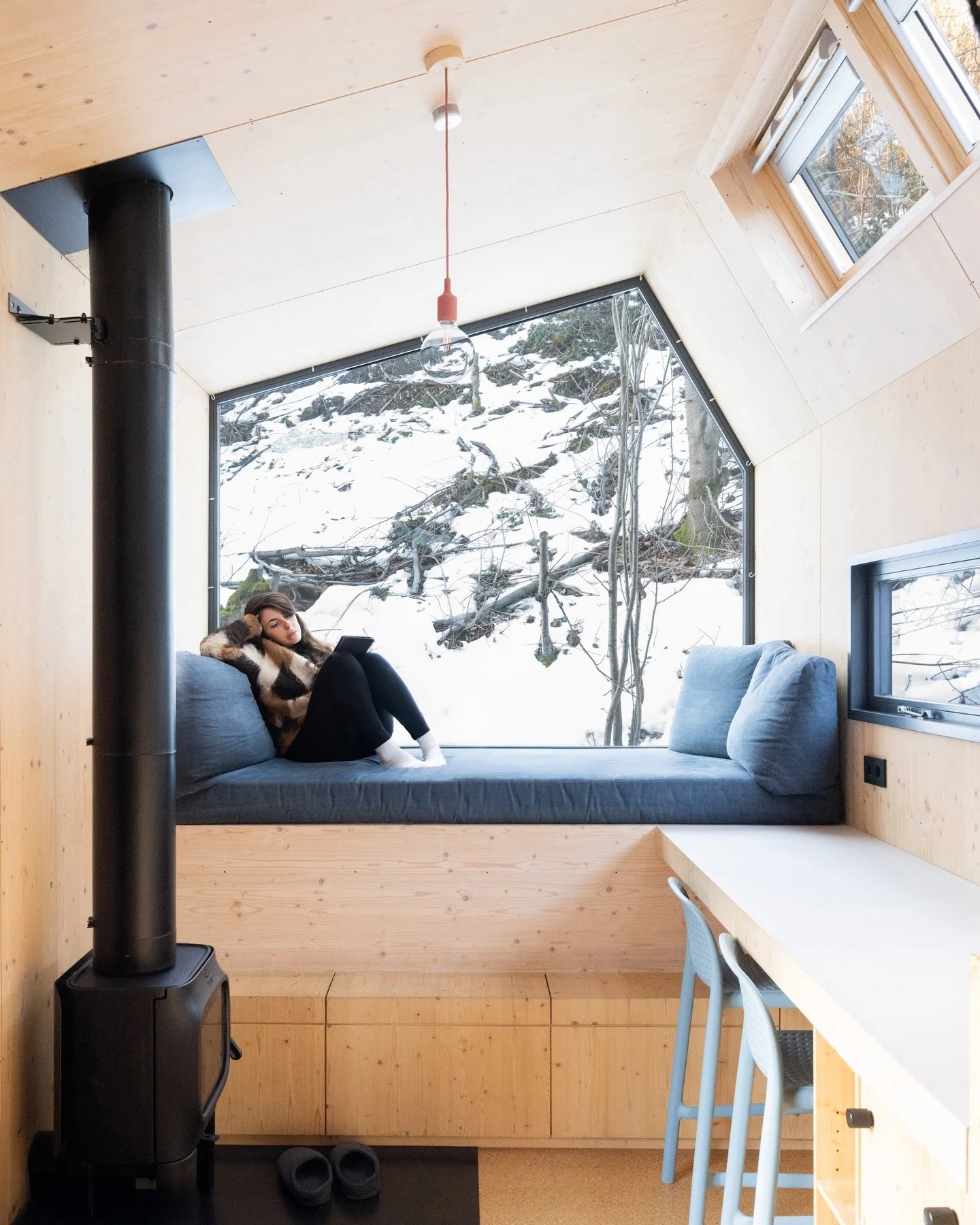 Snow didn&rsquo;t come back to Berlin, so we went to snow 😊 Left the flat lines of Berlin &amp; Brandenburg behind and followed the curve of the road into the Harz, where the air feels quieter and time loosens its grip a little.
We ended up at @gree