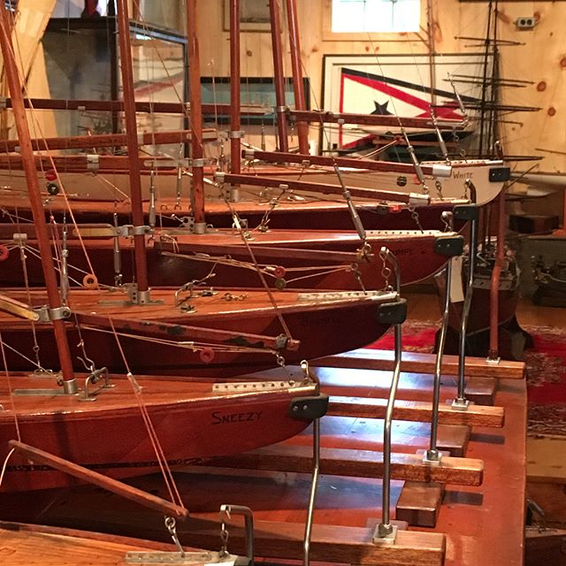 We love boats and sailing, and being a part of the local sailing community brings us some cool commissions once in a while. Dave White from Dave White Nautical Antiques hired us to build a cradle for a 6' long antique sailboat model. We chose sapele 
