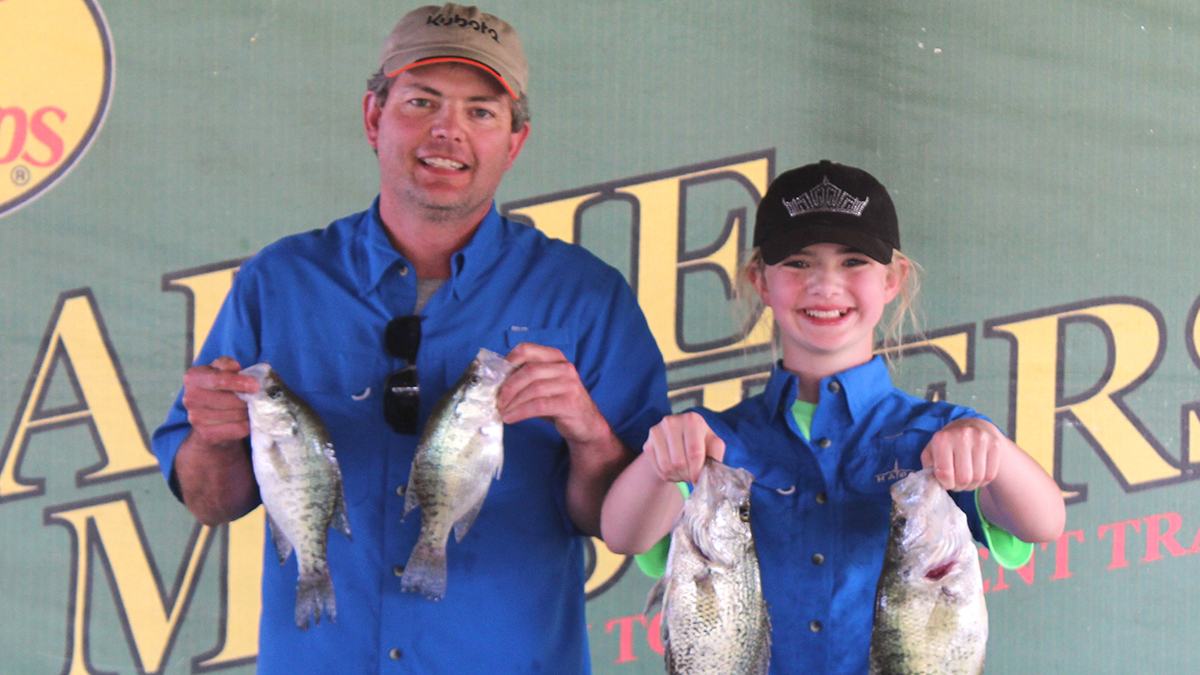 The father/daughter team of Mark and Olivia Arnold, who weighed in 16.95 pounds, were awarded the top Adult/Youth prize of a $100.00 Everhart’s Outdoor Store gift card and a Minn Kota Trolling Motor.
