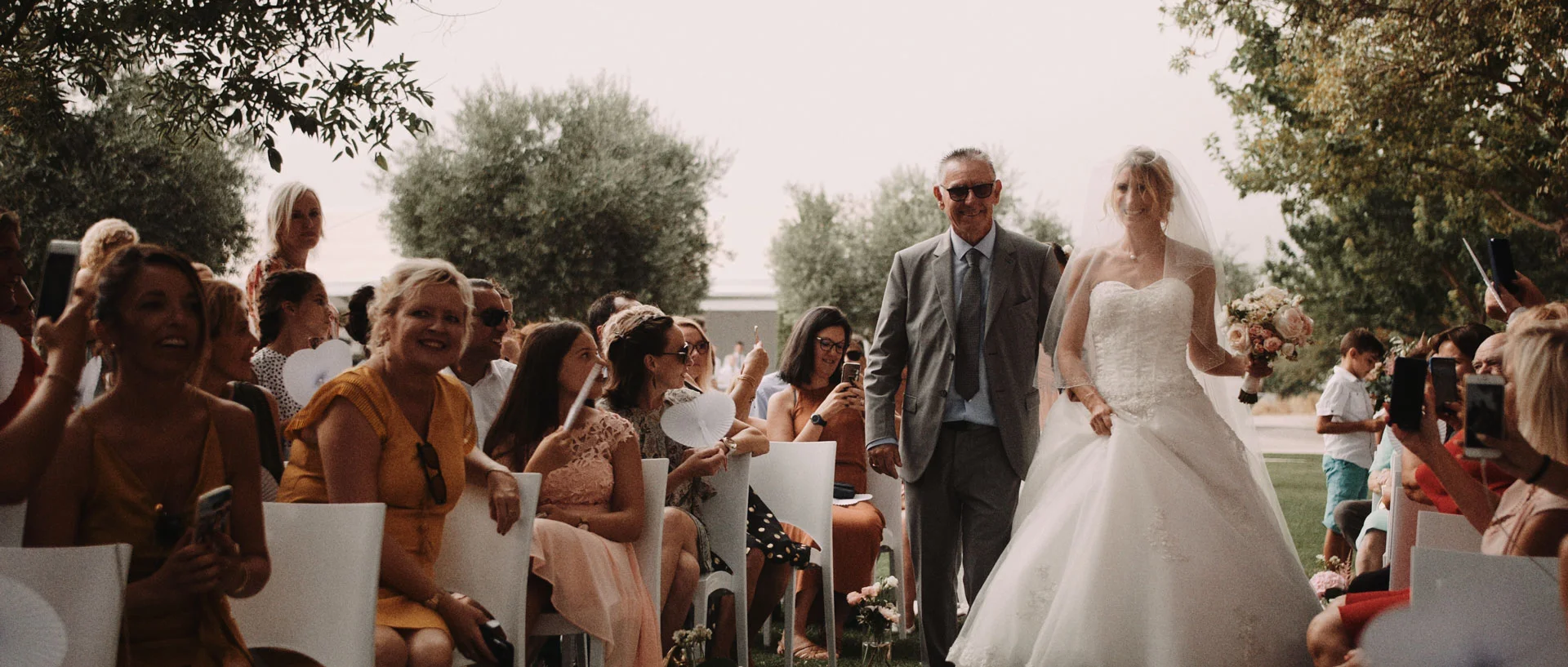 Delphine & Romulad Domaine Moures Bord de Mer Film Mariage (13).jpg