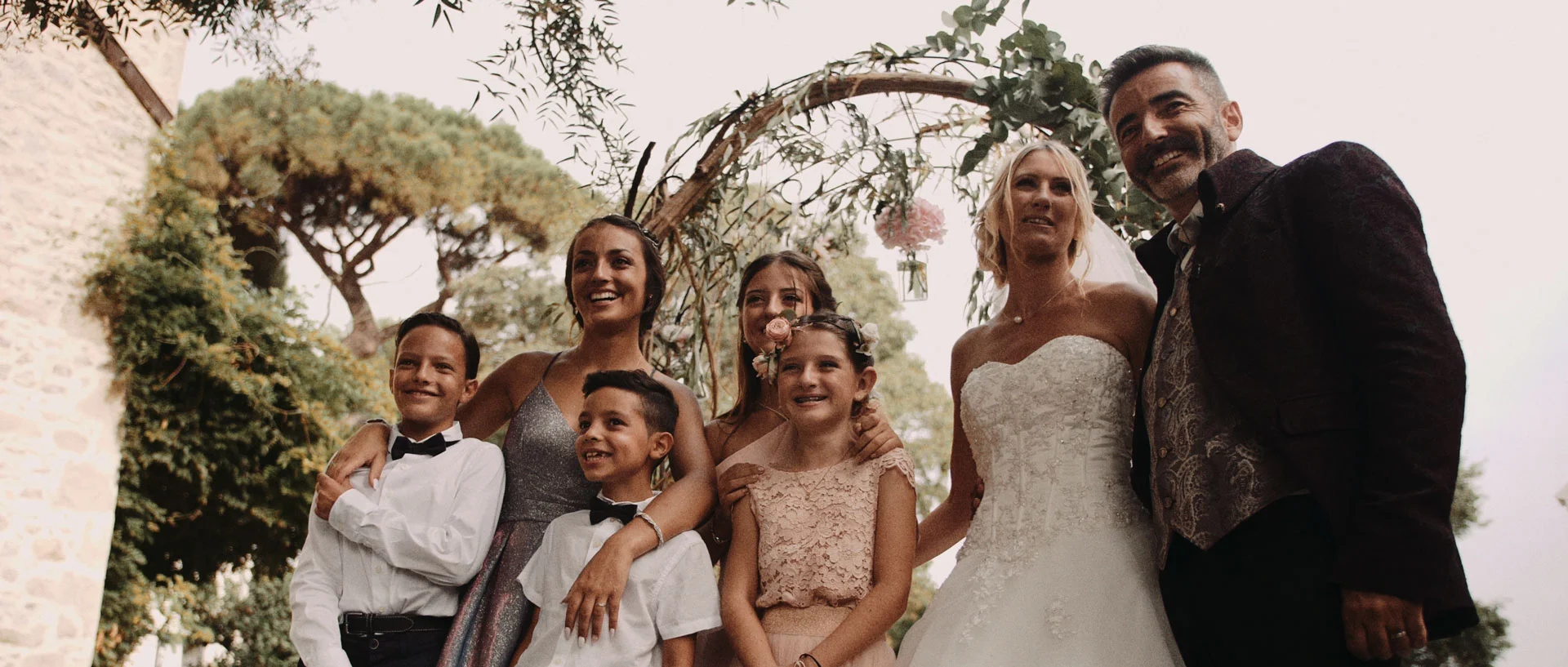 Delphine & Romulad Domaine Moures Bord de Mer Film Mariage (14).jpg