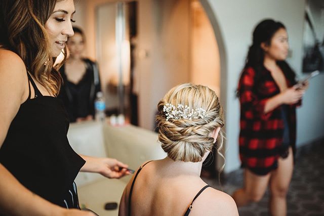 girl you can have whatever you like. . 
#bridesofritual 
#babesofritual #ritualsalonsr 
stylist/ @jb.ritual 
photographer: @alilimonphotography 
___________________________________________________  #behindthechair  #fallbride #bridalhair #blondebalay