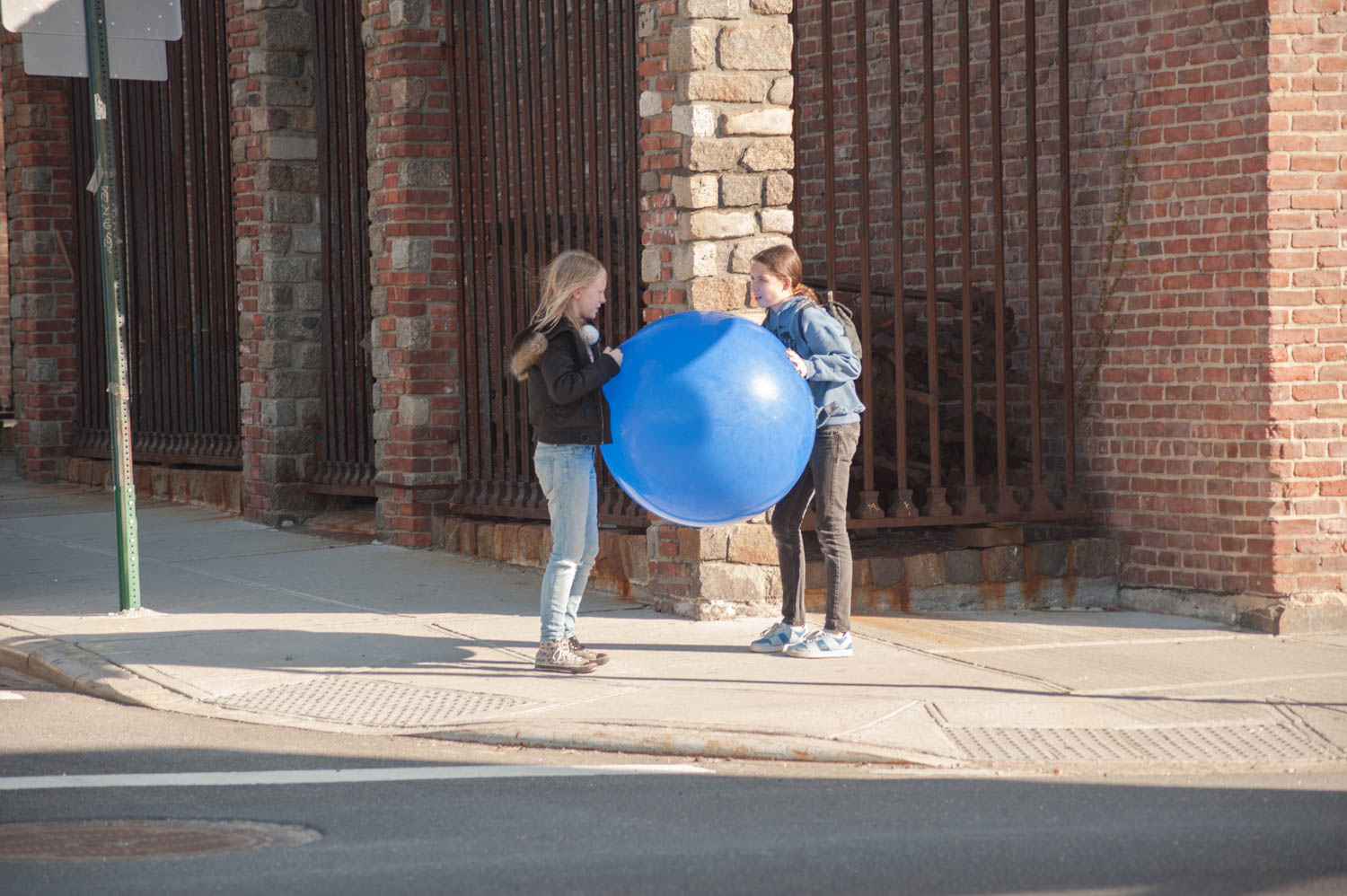 kids with balloon.jpg