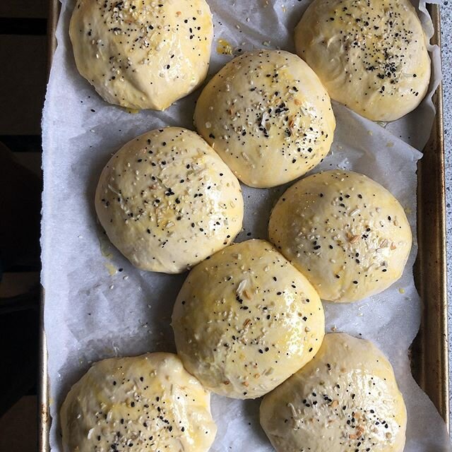 when proofing buns, always remember they will get much bigger! used @maurizio at The Perfect Loaf&rsquo;s recipe for sourdough potato buns. Dough is delicate so they stay where they lie. 
#ohwell #ilikebigbunsandicannotlie