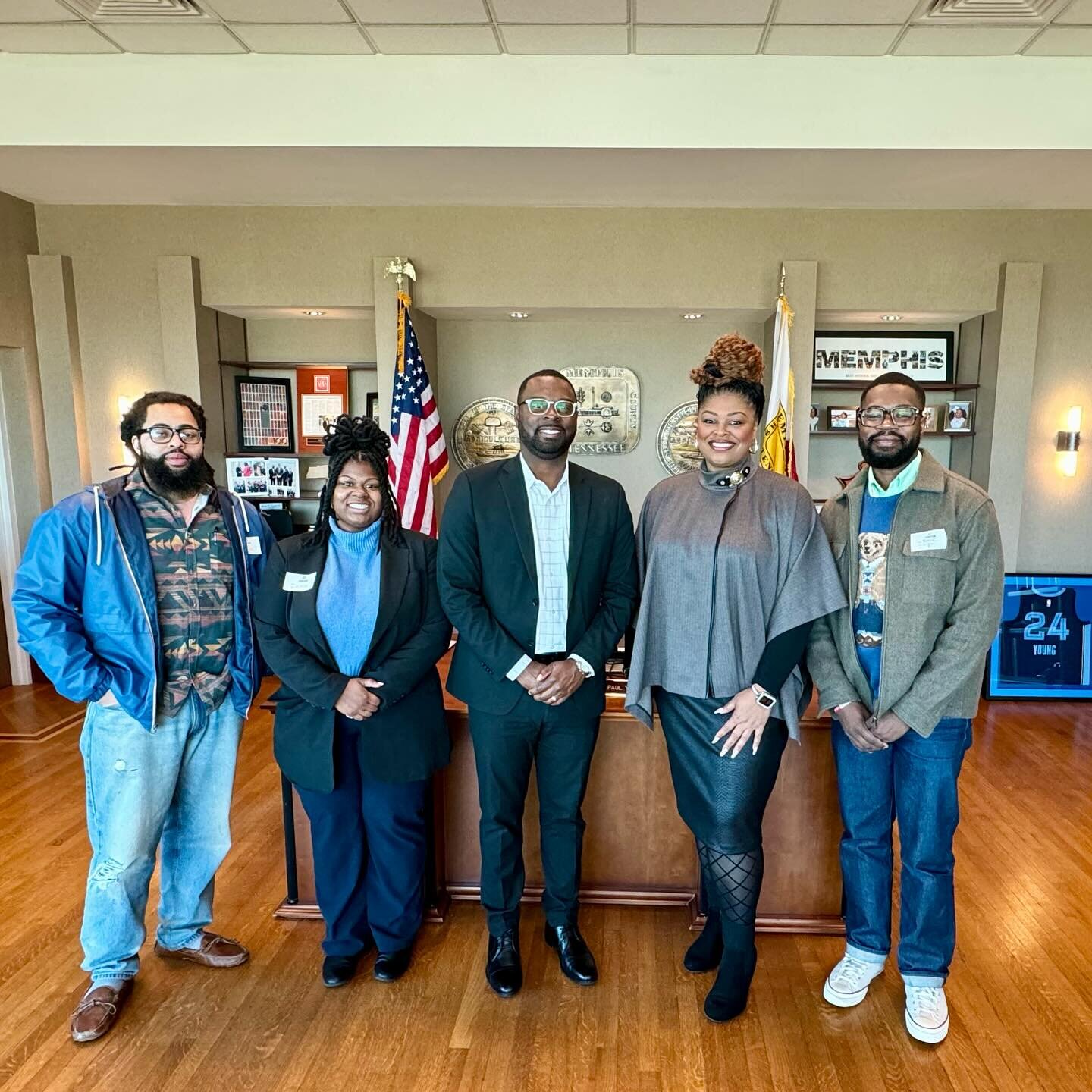 We are thrilled to share that members of the UrbanArt Commission (UAC) recently had the honor of meeting with Mayor Young. Our meeting was filled with inspiring conversations, focusing on the vibrant diversity of Memphis and the unique offerings of e