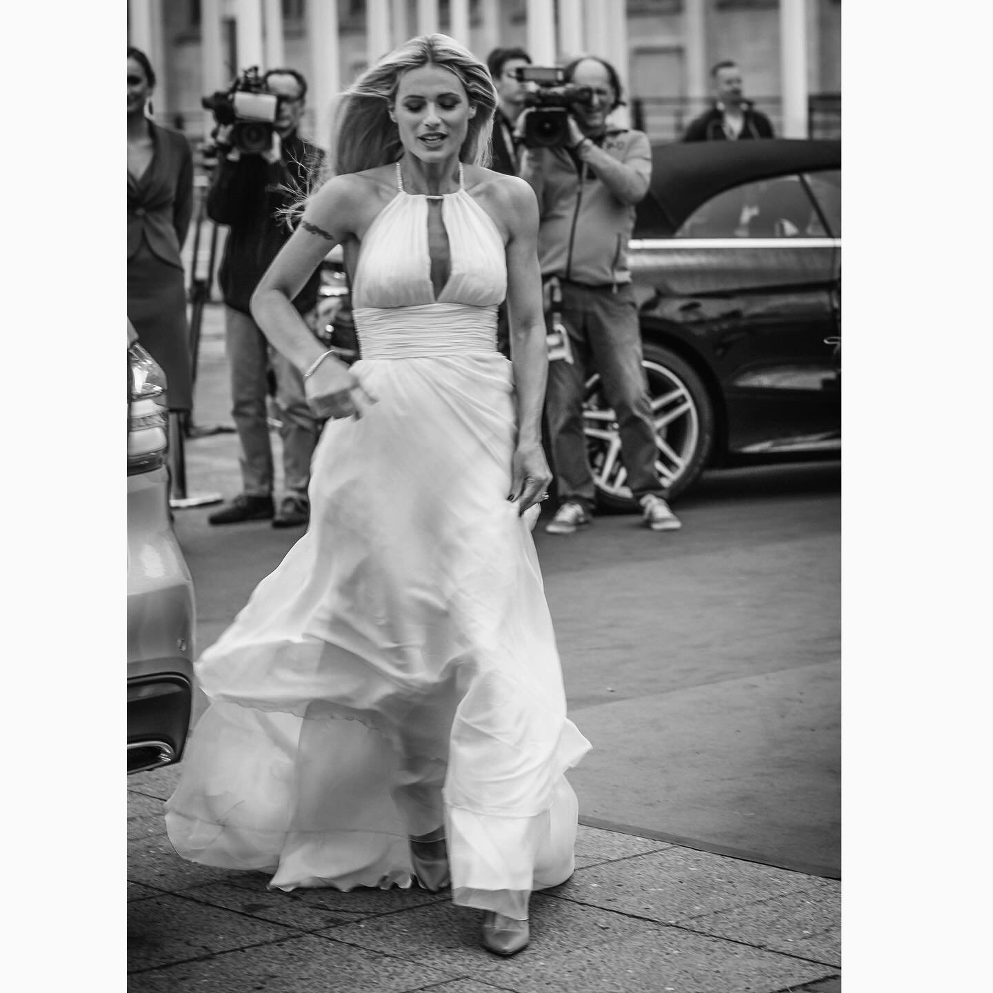 Michelle Hunziker
Berlin 2018
Photo by @christophsauerphotography 
All rights reserved.
@therealhunzigram
.
.
.
#michellehunziker#berlinale#blackandwhitephotography#monochromephotography#redcarpet#roterteppich#portraitphotographer#portraitphotography