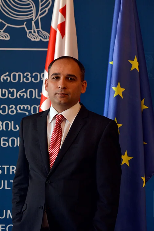 Levan Kharatishvili_web.jpg