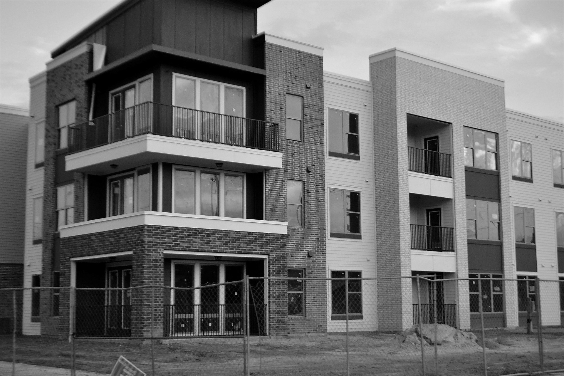 new-housing-development-2821969_1920BW.jpg
