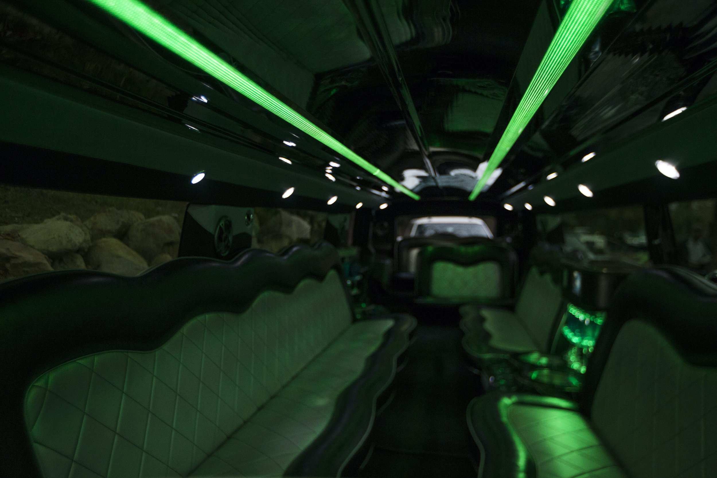 Divine-Limousine-Hummer-Stretch-18-Passenger-Inside-27.jpg