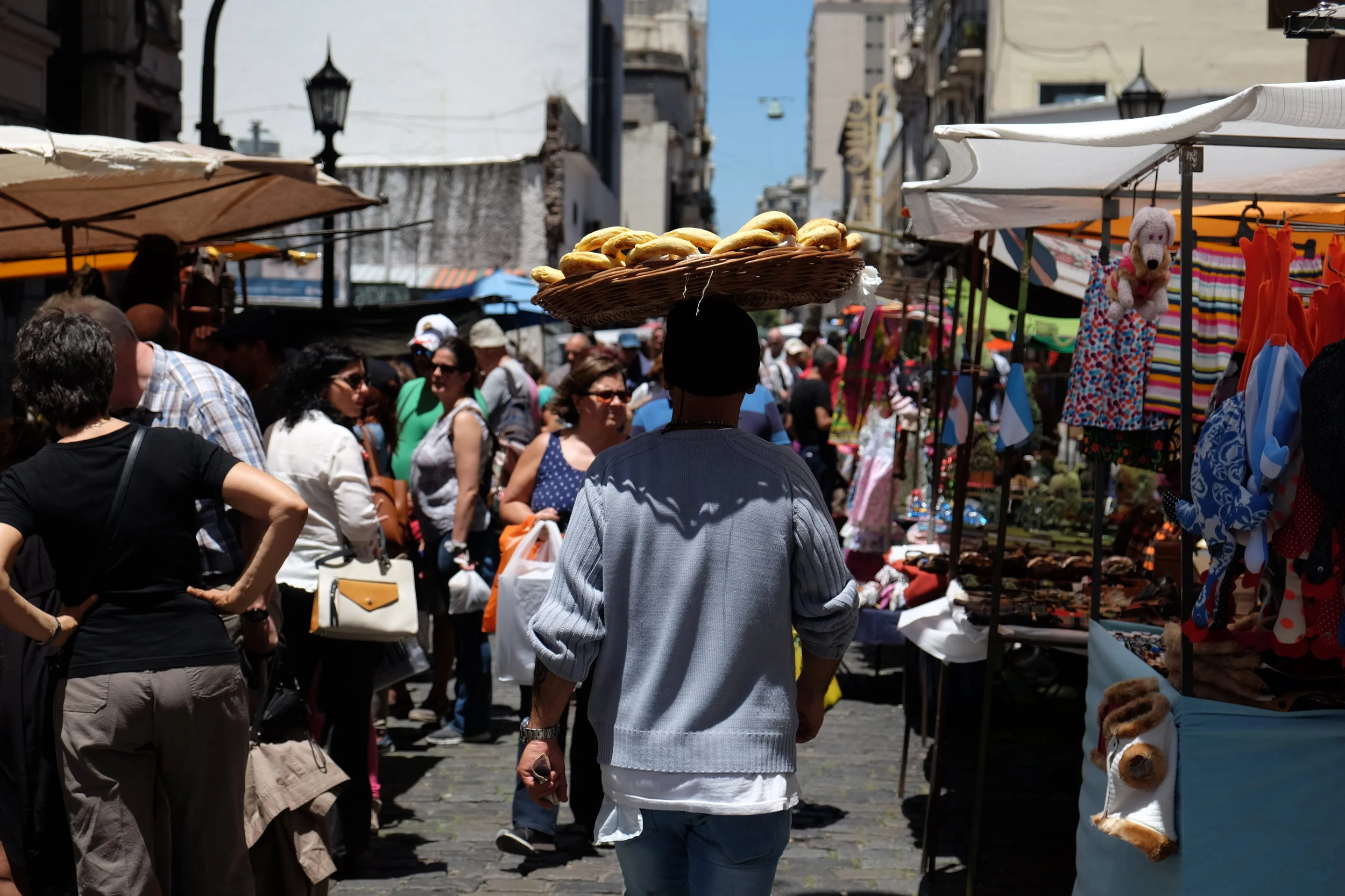 Chipero, Buenos AiresChipa Vendor, Buenos Aires