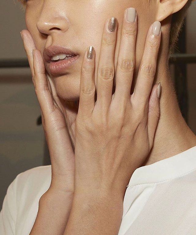 Major manicure inspiration right here! How To Get The Perfect Natural DIY Manicure is now live on the website.
Image via @pinterest