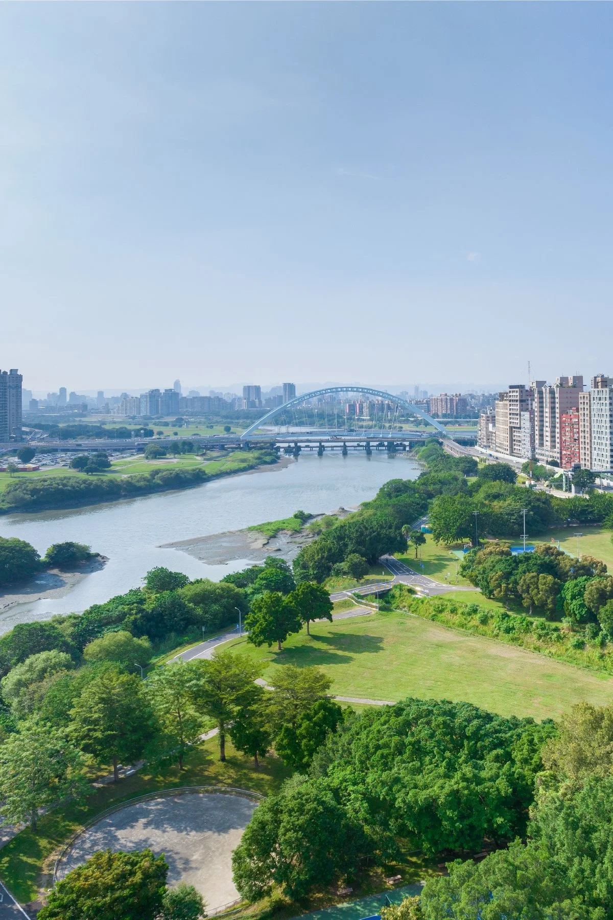 Ⓡ Marketing |  正面萬坪河濱公園  南北帝王座向