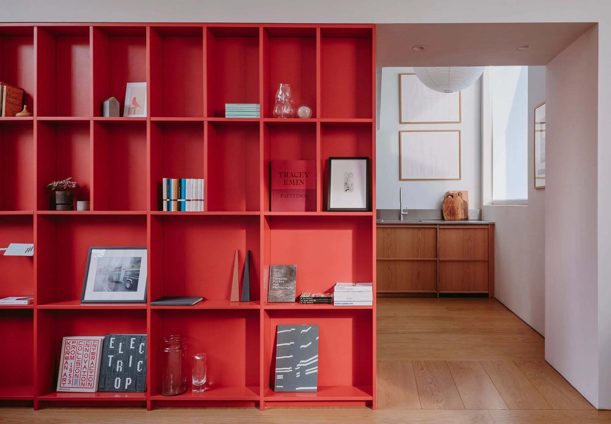 Arkitektens röda kök i Grand Designs