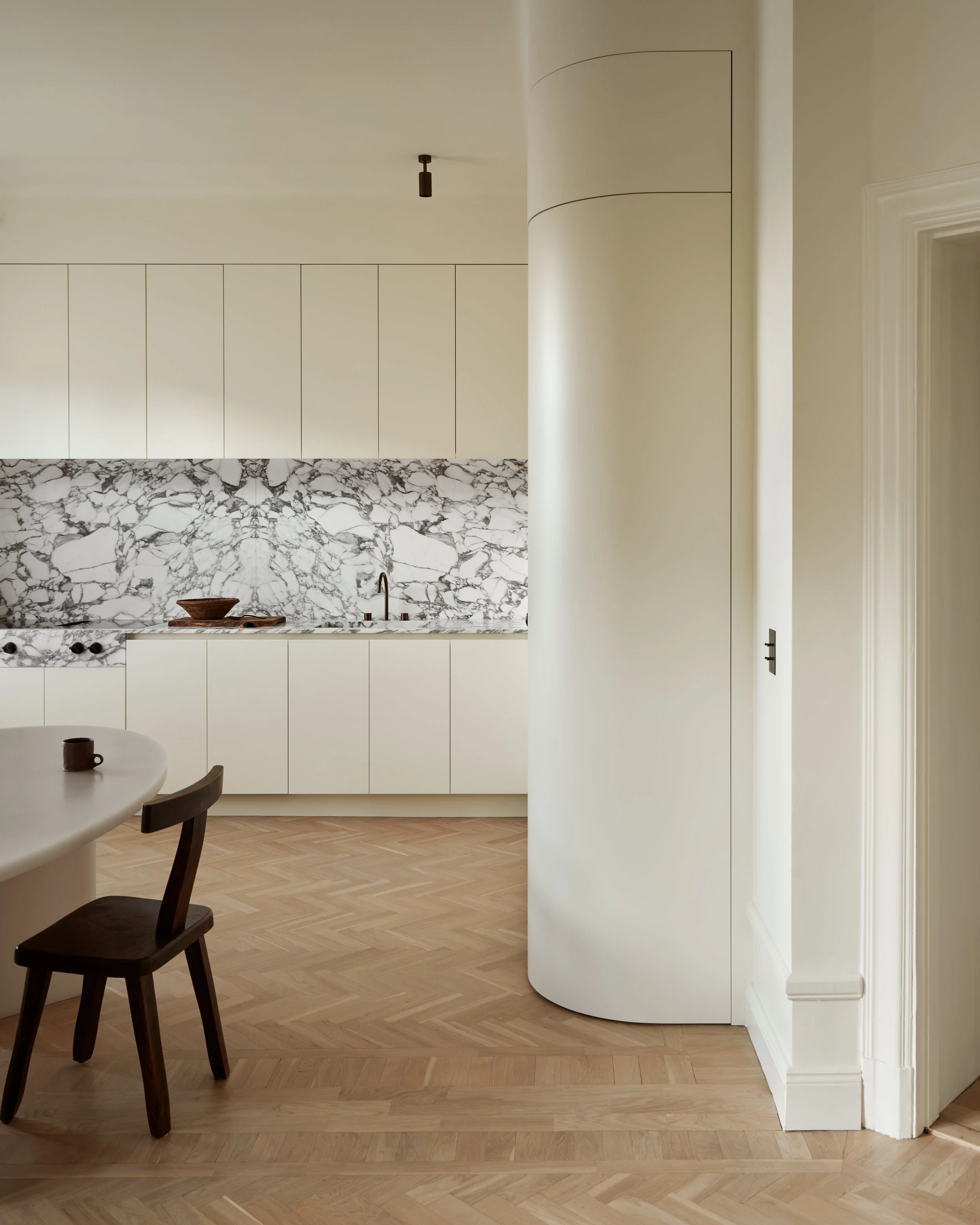 Caroline Sandströms minimalistiska designkök — Nordiska Kök