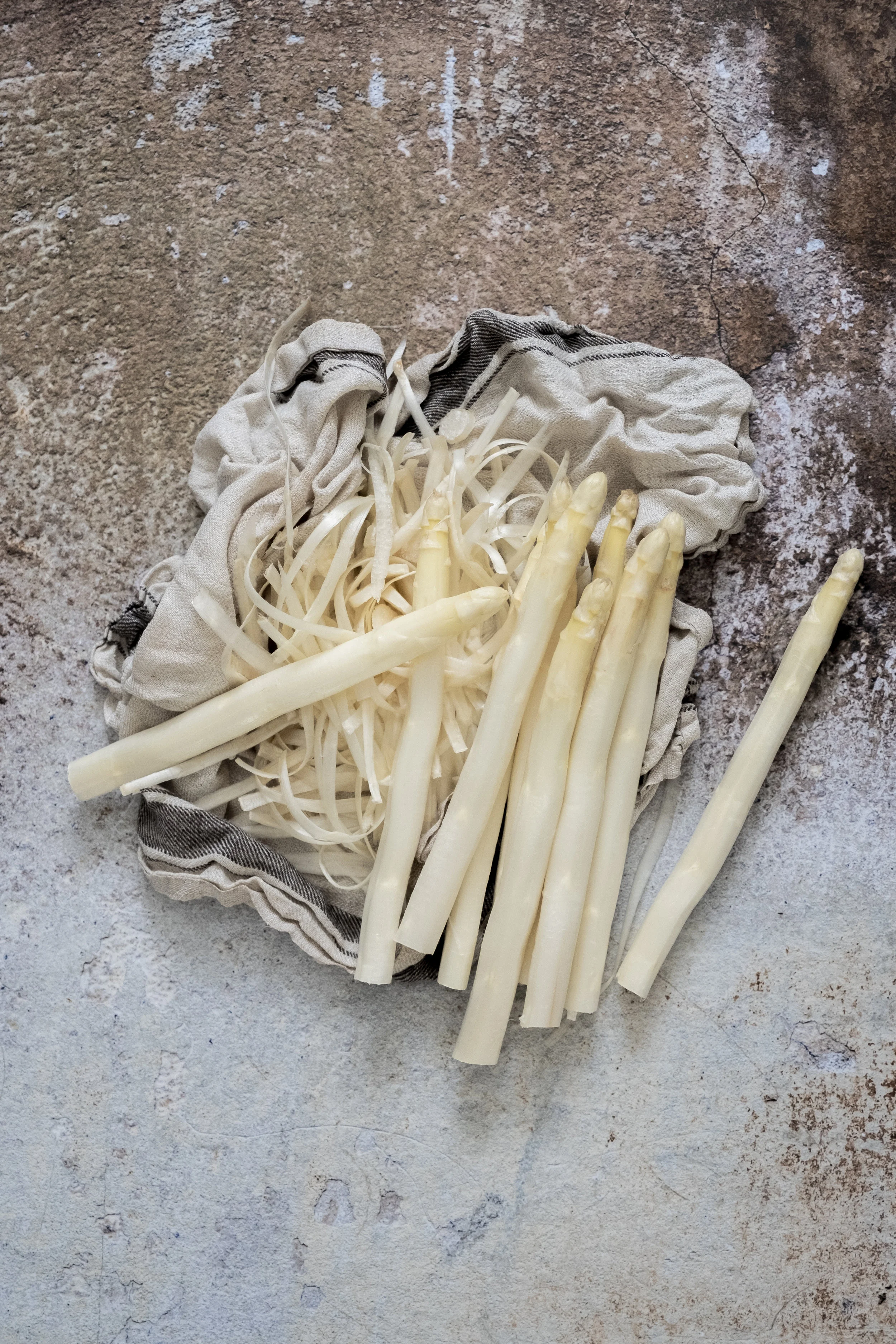 Graupen mit fermentierten Spargel 