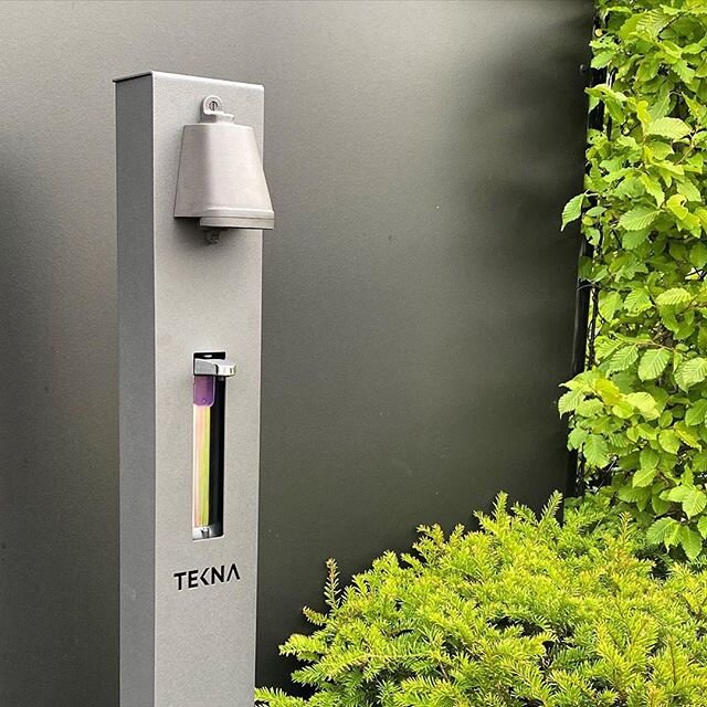 Disinfect you&rsquo;re hands with style ❕
&bull;
Be surprised by our newest design: Willy. With this design we take the disinfection pillar to the next level: handmade, sustainable and one of a kind ! @tekna.be **Si te interesa me puedes contactar po