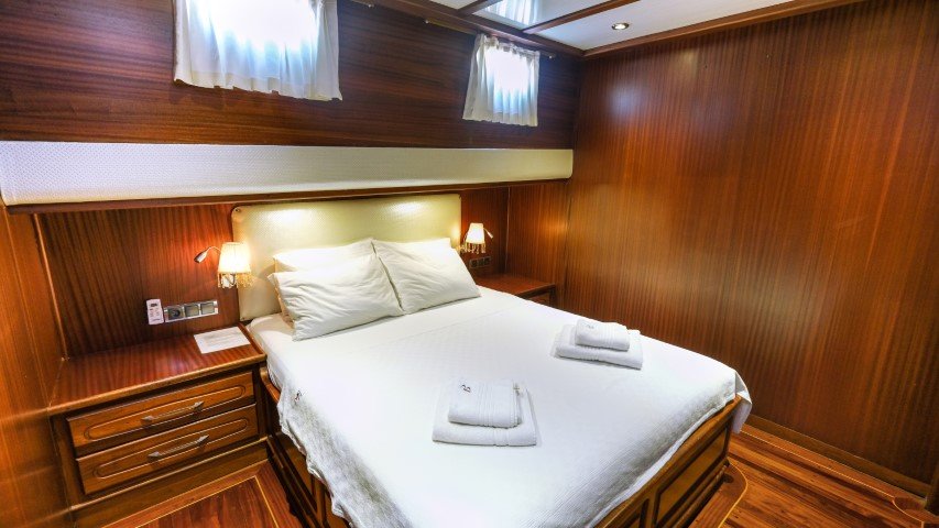 Double bed cabin.jpg