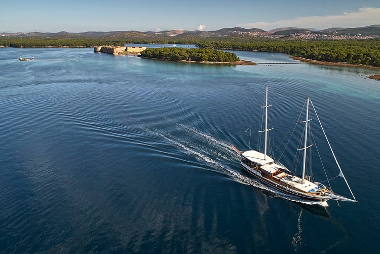 Gulet cruise along the Croatian Dalmatian coast
