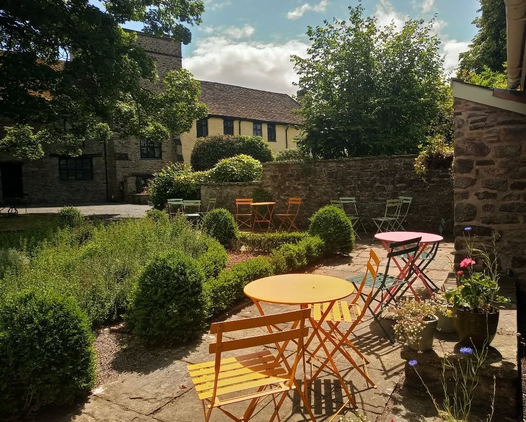 We are closed today for a private lunch.

Buttt...we are open tomorrow for the May Bank Holiday! Do come by and see us then... hopefully this chilly hoolie will have calmed down by then too 🥴

Apologies for any inconvenience 🧡