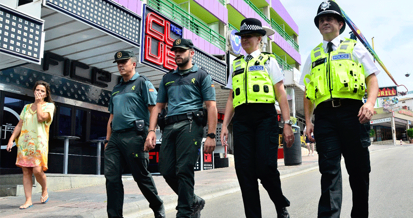 Guardia Civil y British.jpg