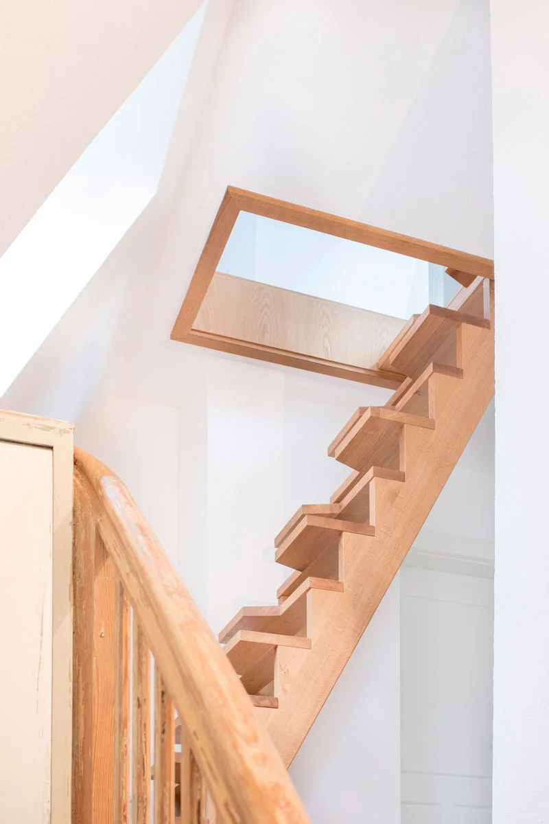 schreinerei_schmid_fahrenzhausen_treppe_raumspartreppe_eiche_1.jpg
