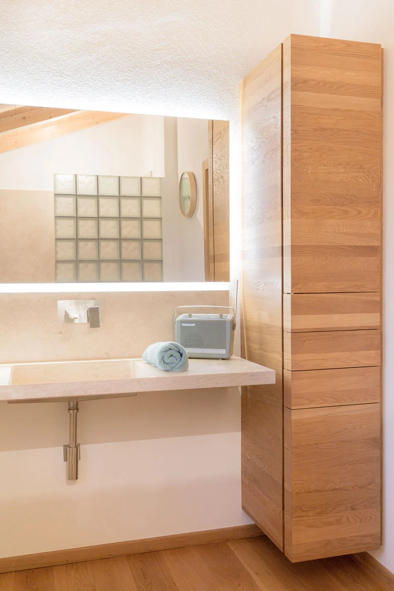 schreinerei_schmid_fahrenzhausen_badmoebel_eich_geoelt_1.jpg