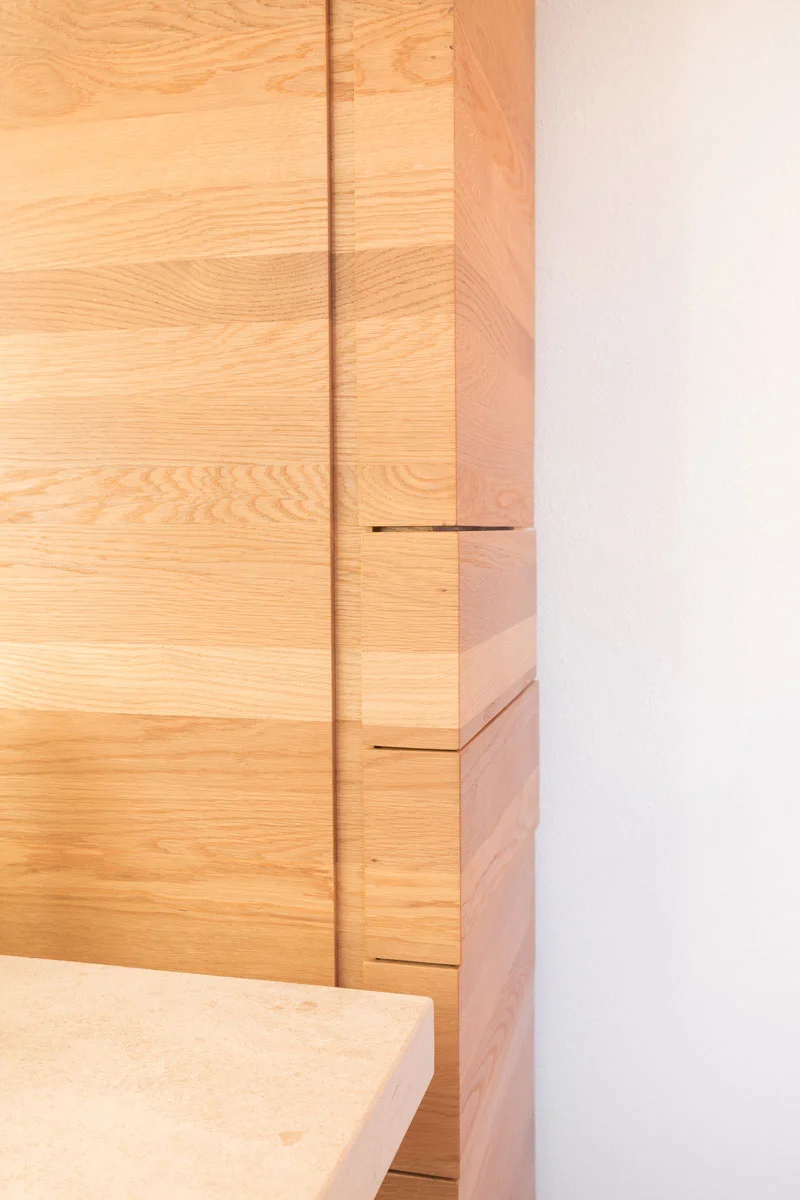 schreinerei_schmid_fahrenzhausen_badmoebel_eich_geoelt_3.jpg