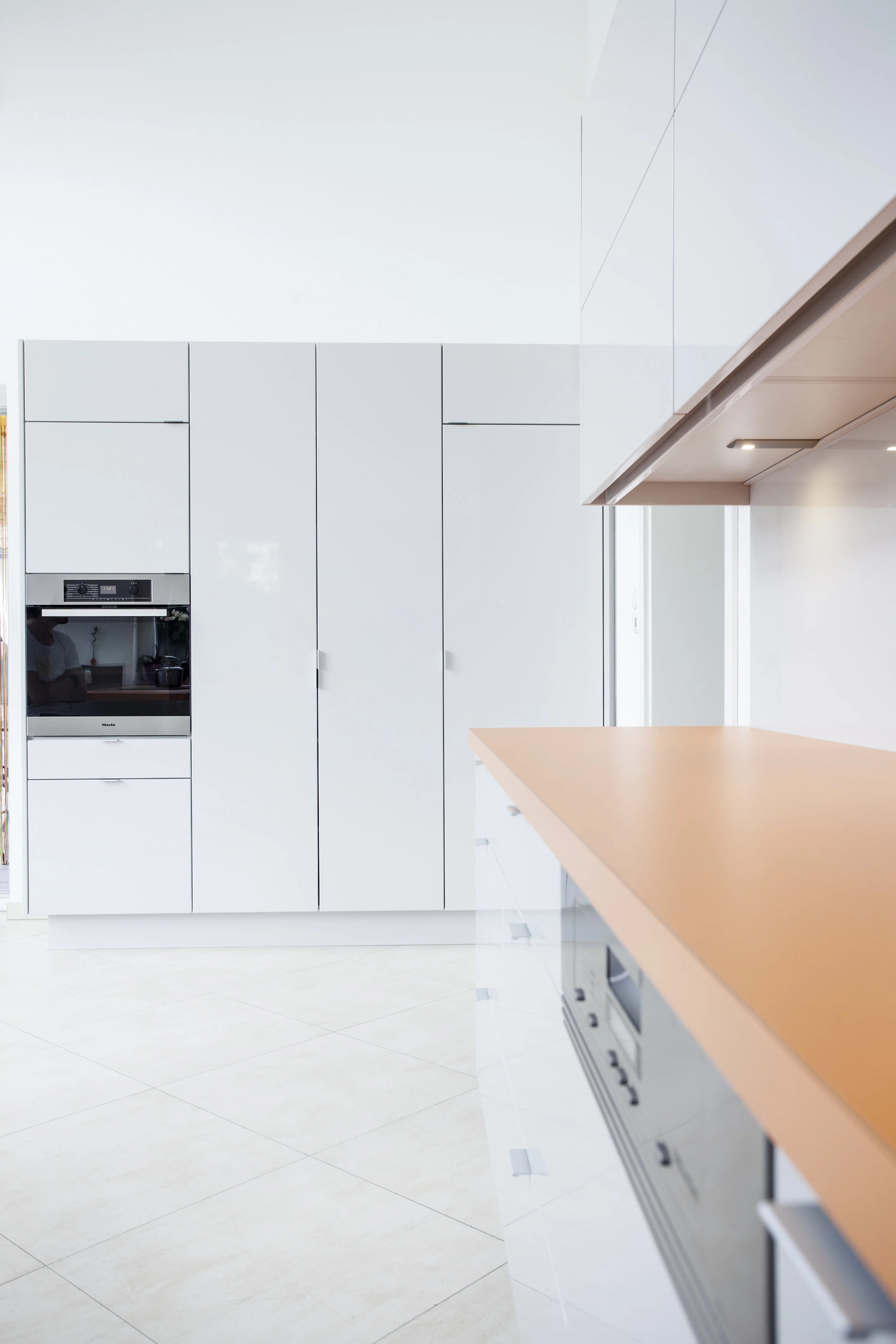 Schreinerei Schmid KÜCHE HOCHGLANZ BORA ABZUG 5.jpg