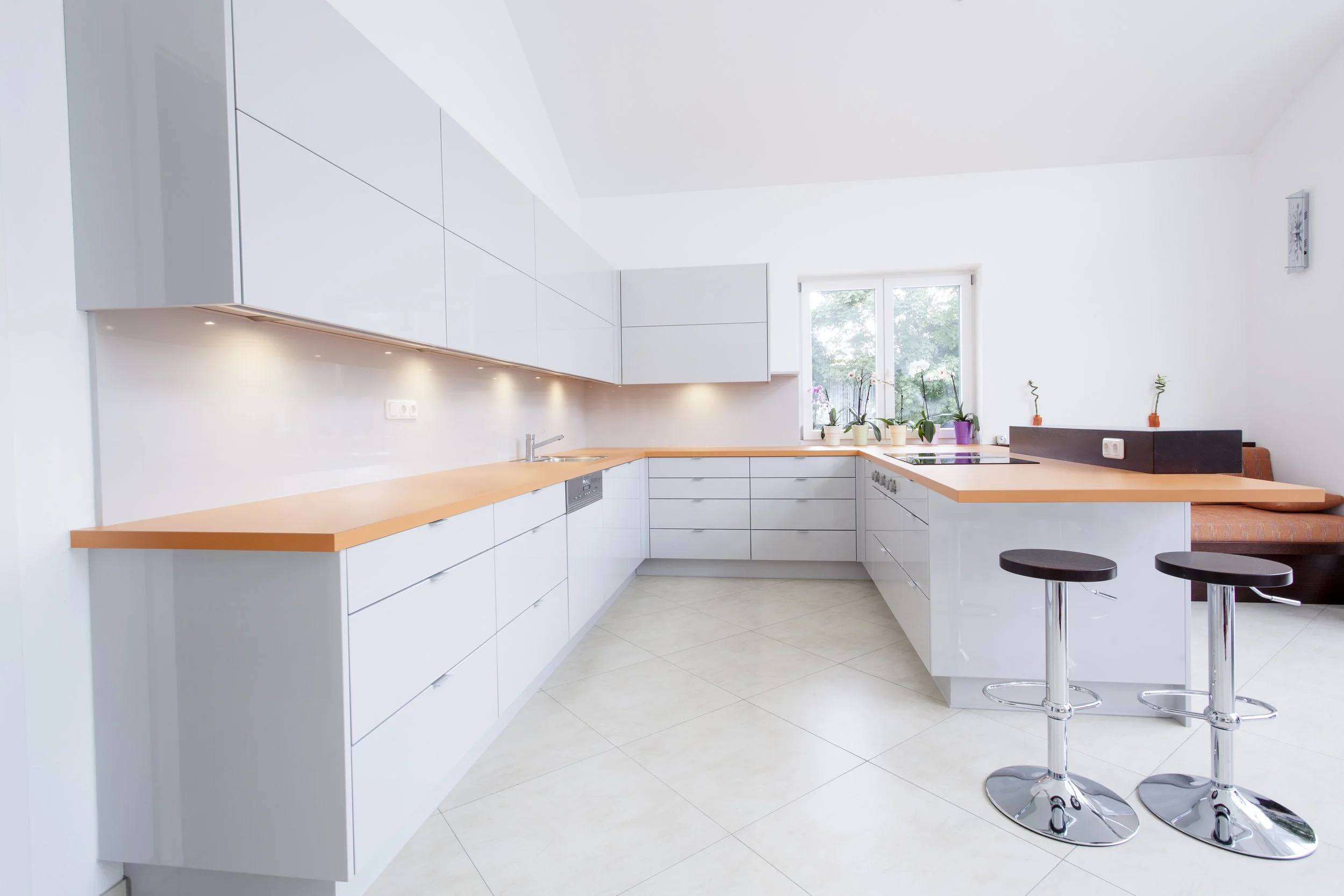 Schreinerei Schmid KÜCHE HOCHGLANZ BORA ABZUG 7.jpg